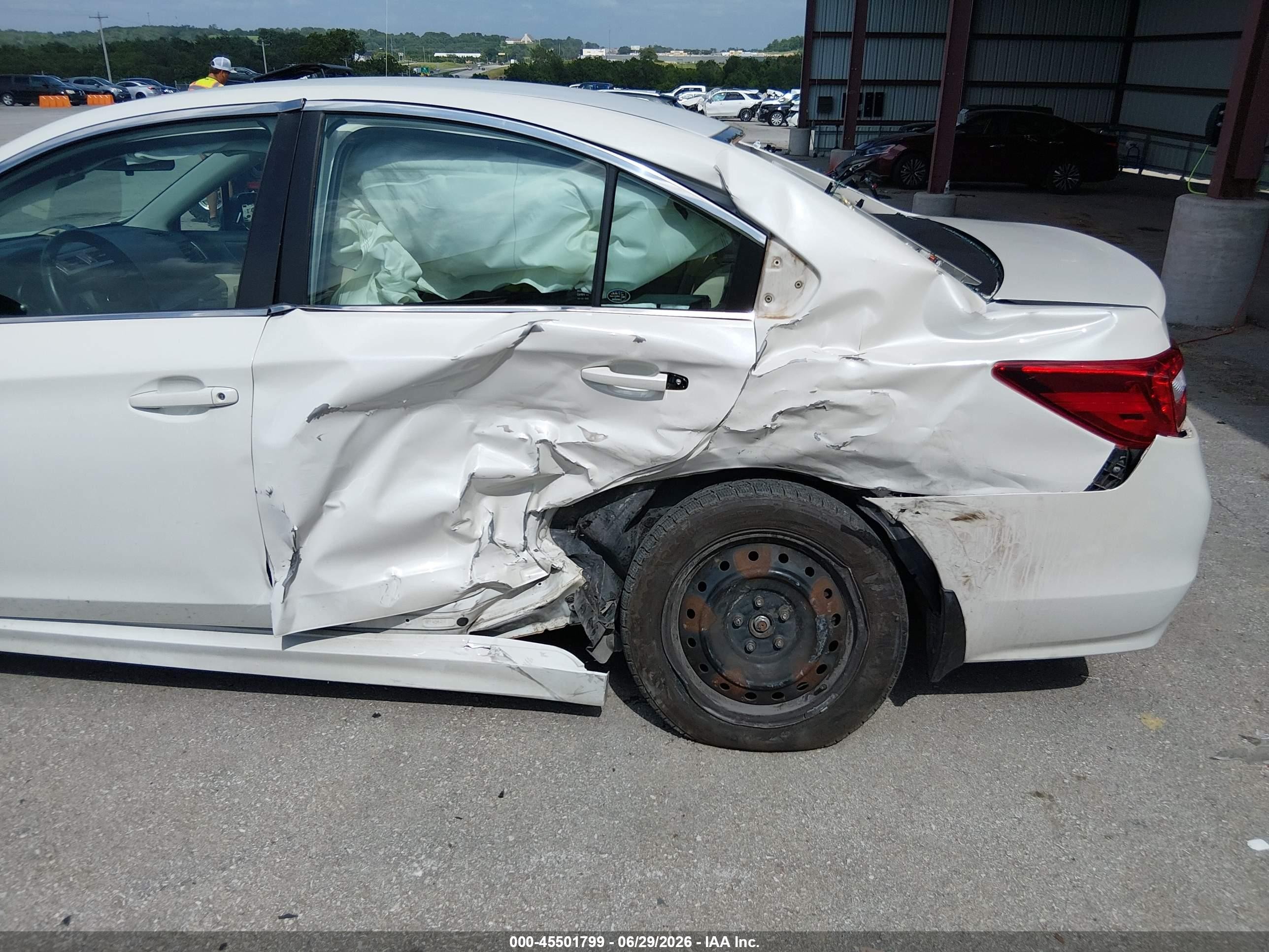 2015 Subaru Legacy 2.5i White vin: 4S3BNAA66F3070807