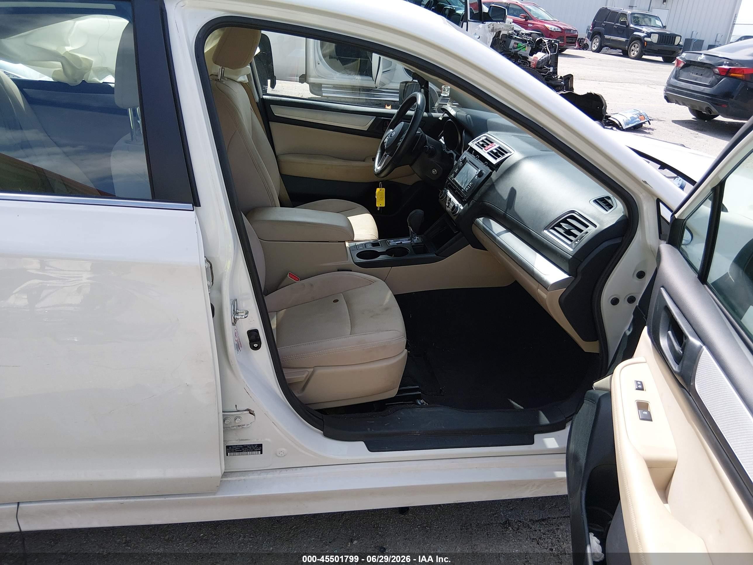 2015 Subaru Legacy 2.5i White vin: 4S3BNAA66F3070807