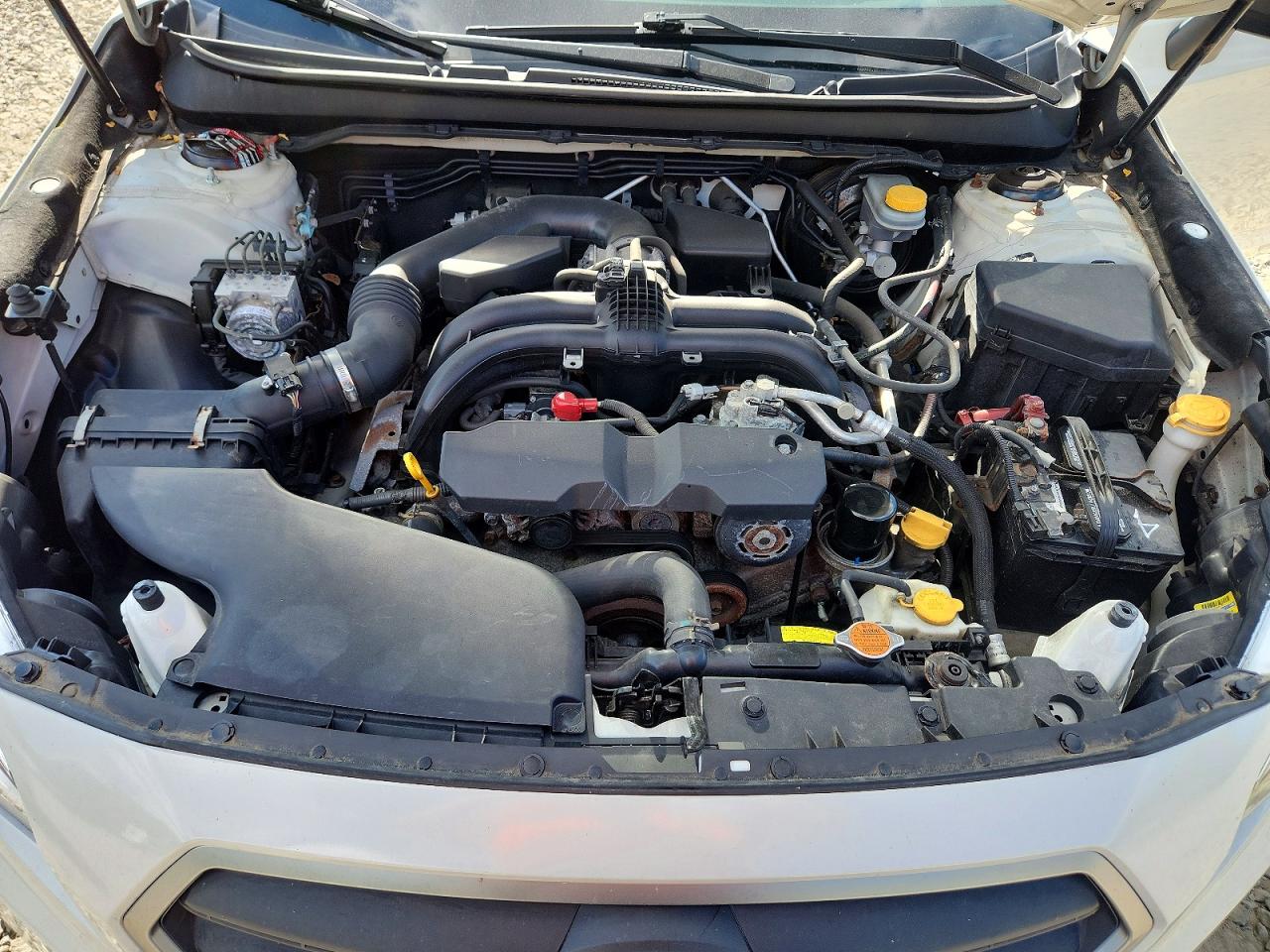 2015 Subaru Legacy 2.5i White vin: 4S3BNAA68F3057332