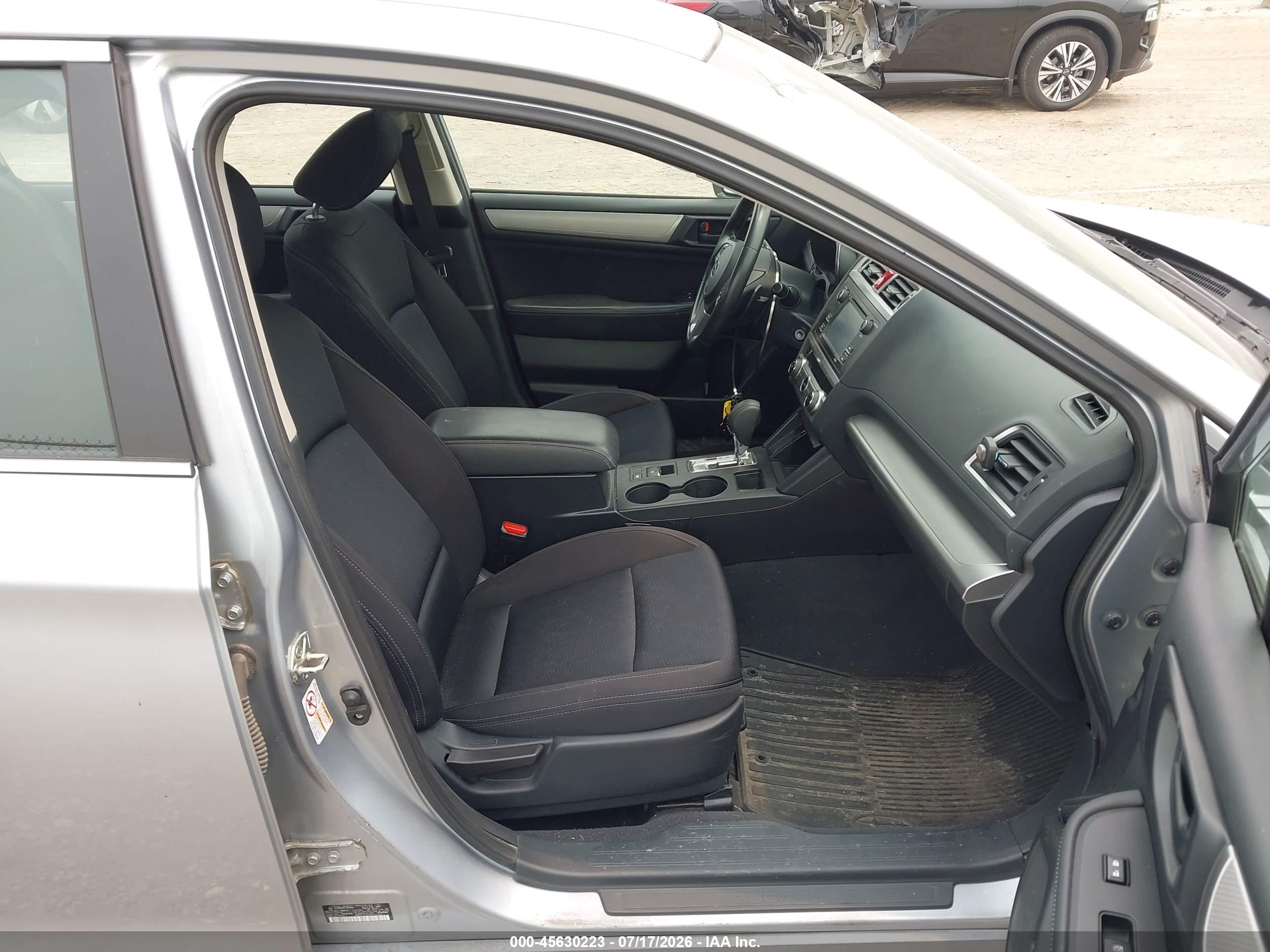 2015 Subaru Legacy 2.5i Silver vin: 4S3BNAA6XF3055484