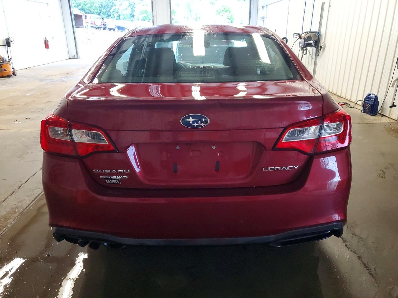 2018 Subaru Legacy 2.5i Burgundy vin: 4S3BNAB67J3004967
