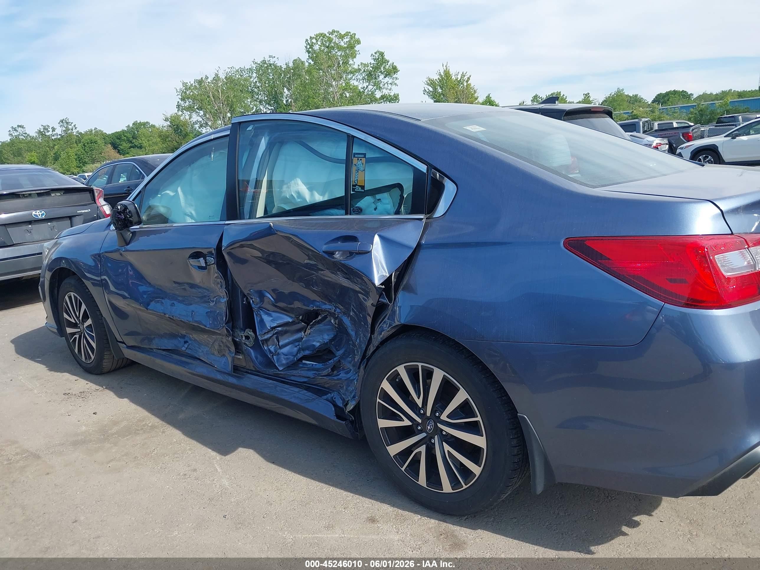 2018 Subaru Legacy 2.5i Gray vin: 4S3BNAB68J3007330