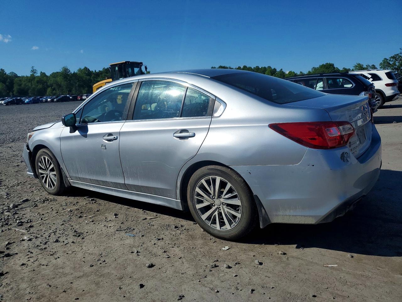 2018 Subaru Legacy 2.5i Серебряный vin: 4S3BNAB6XJ3039230