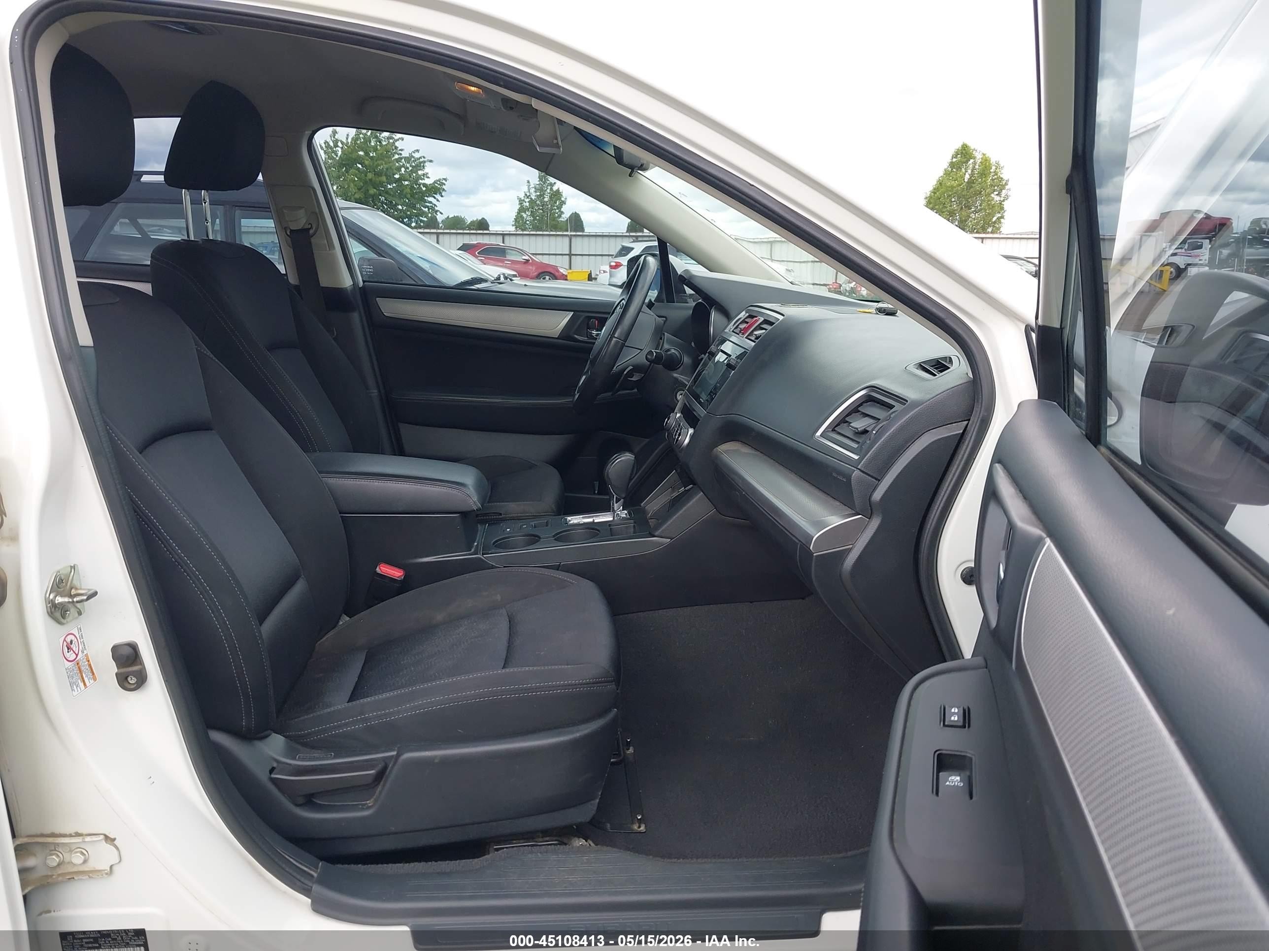 2015 Subaru Legacy 2.5i Premium White vin: 4S3BNAC61F3052275