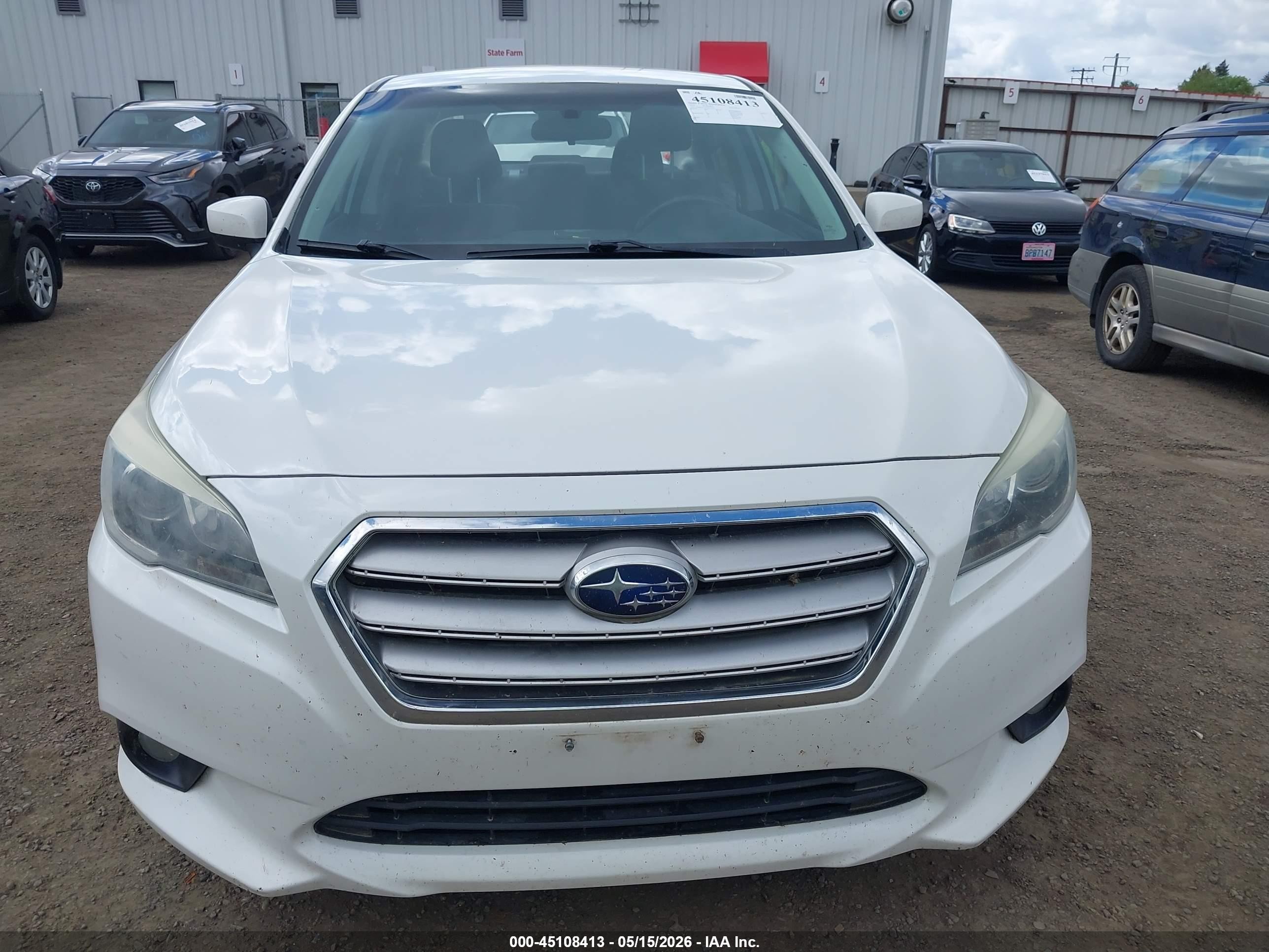 2015 Subaru Legacy 2.5i Premium White vin: 4S3BNAC61F3052275