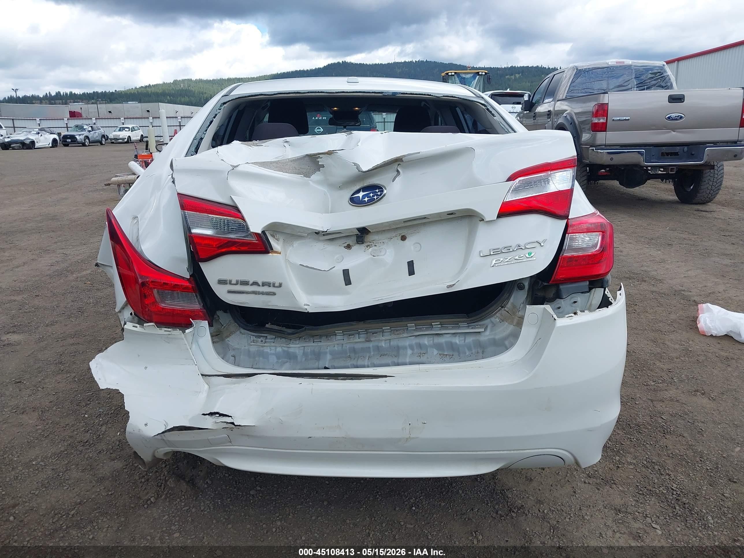 2015 Subaru Legacy 2.5i Premium White vin: 4S3BNAC61F3052275