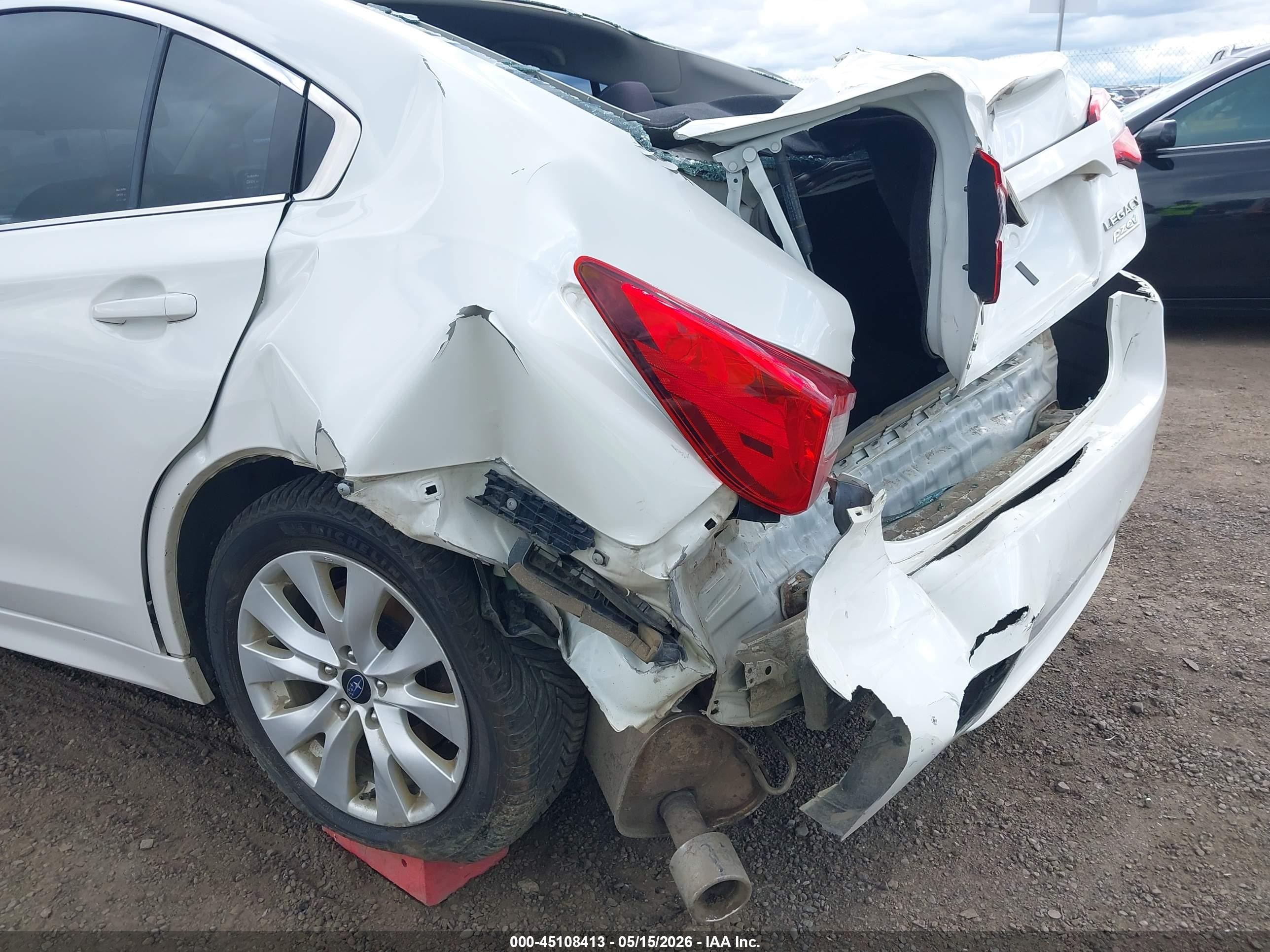 2015 Subaru Legacy 2.5i Premium White vin: 4S3BNAC61F3052275