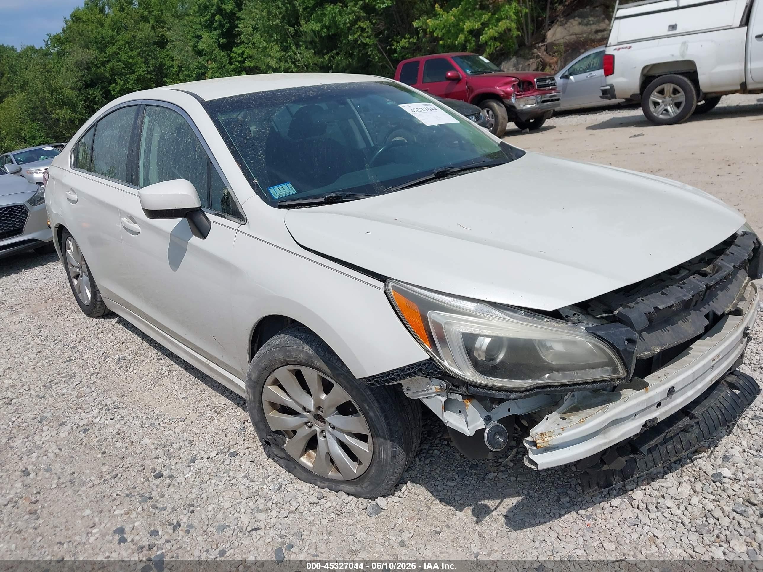 2015 Subaru Legacy 2.5i Premium White vin: 4S3BNAC61F3059047