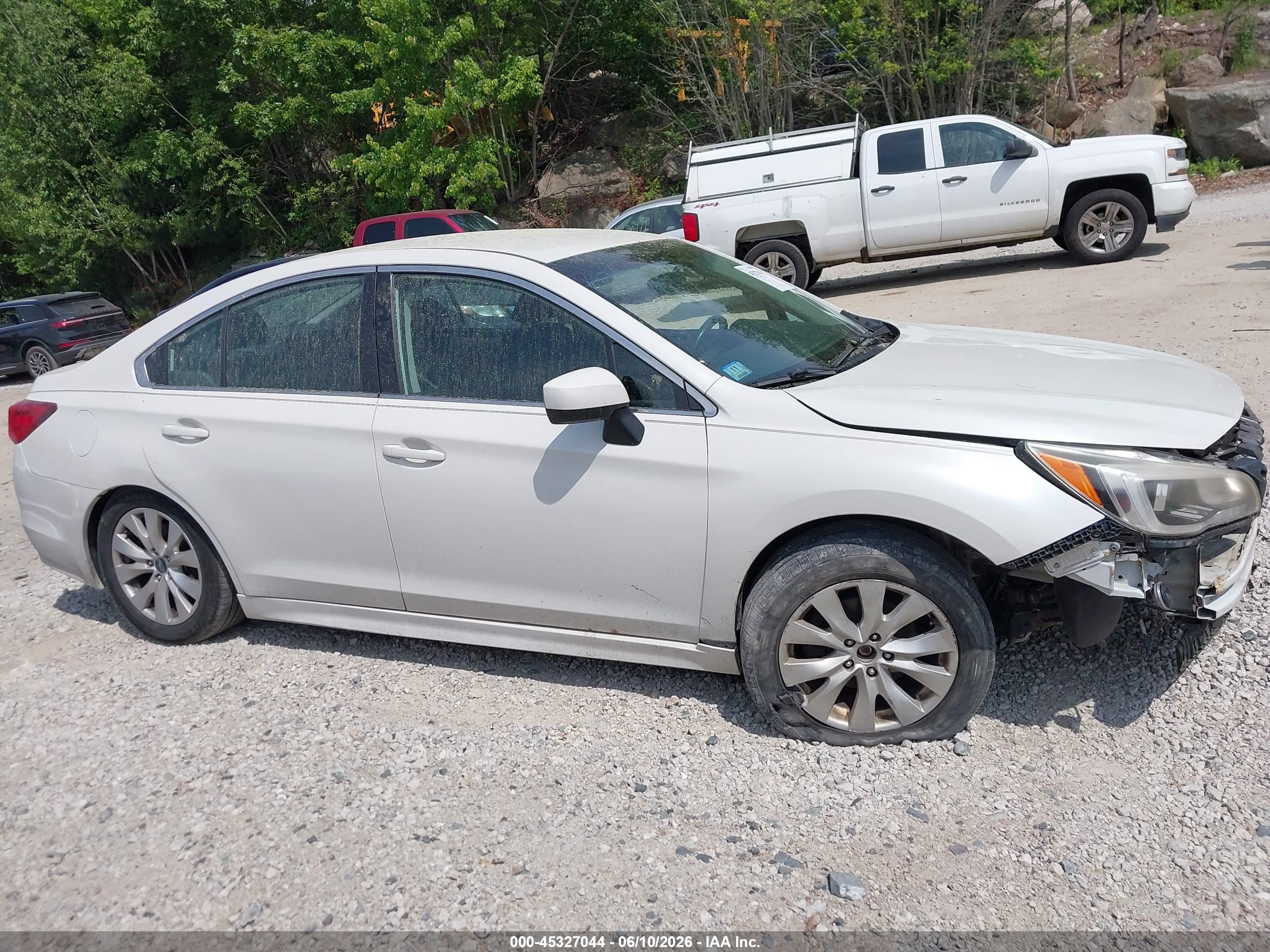 2015 Subaru Legacy 2.5i Premium White vin: 4S3BNAC61F3059047