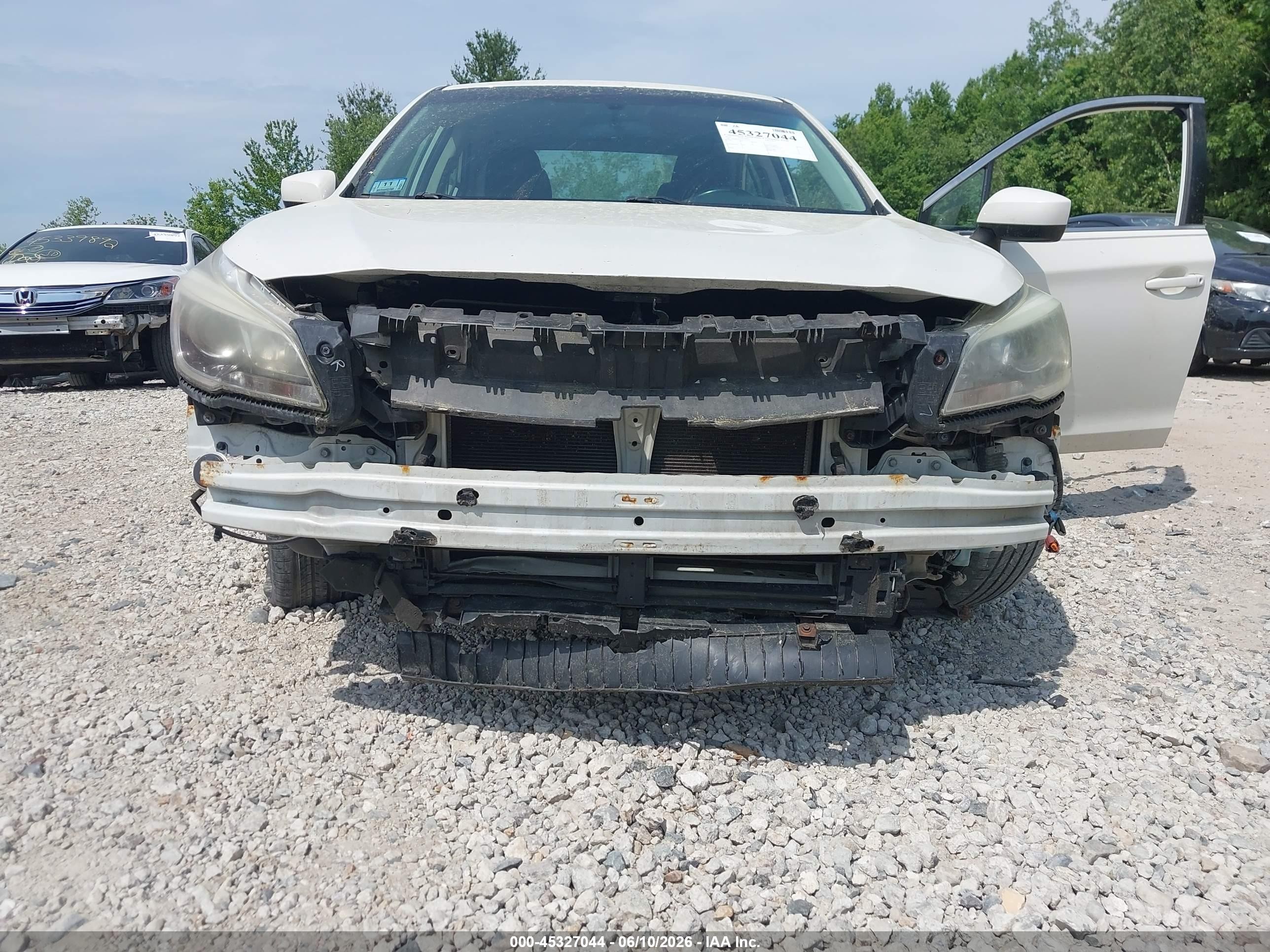 2015 Subaru Legacy 2.5i Premium White vin: 4S3BNAC61F3059047