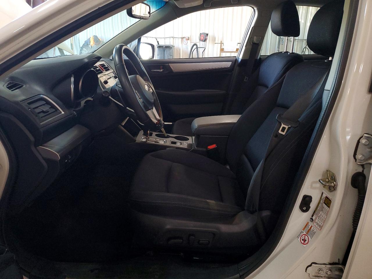 2015 Subaru Legacy 2.5i Premium White vin: 4S3BNAC62F3028244