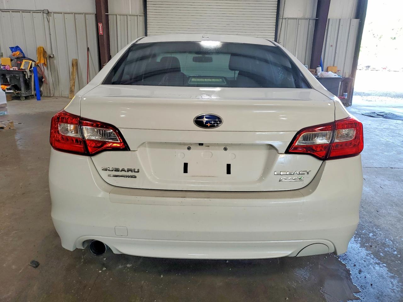 2015 Subaru Legacy 2.5i Premium White vin: 4S3BNAC62F3028244