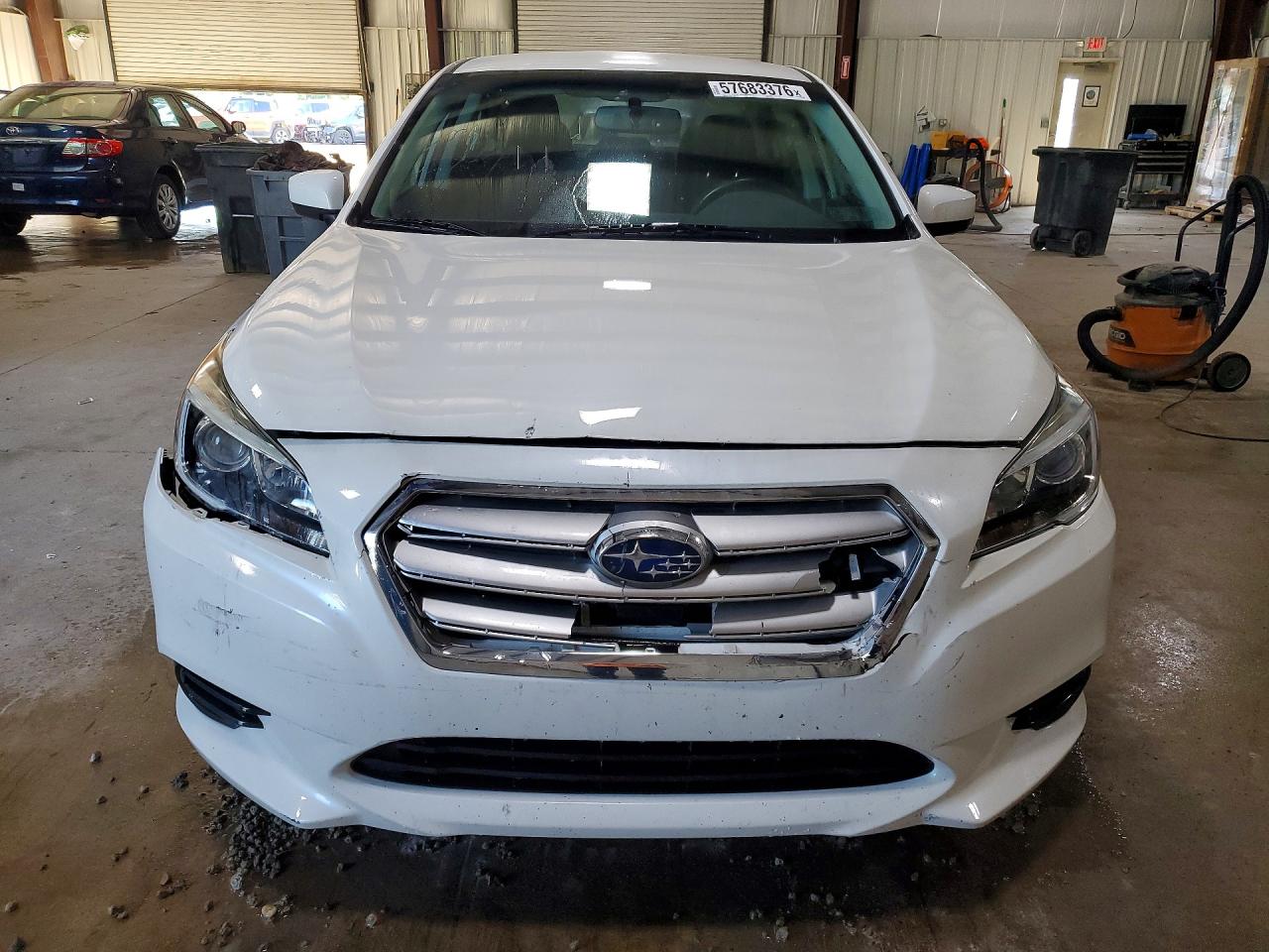 2015 Subaru Legacy 2.5i Premium White vin: 4S3BNAC62F3028244