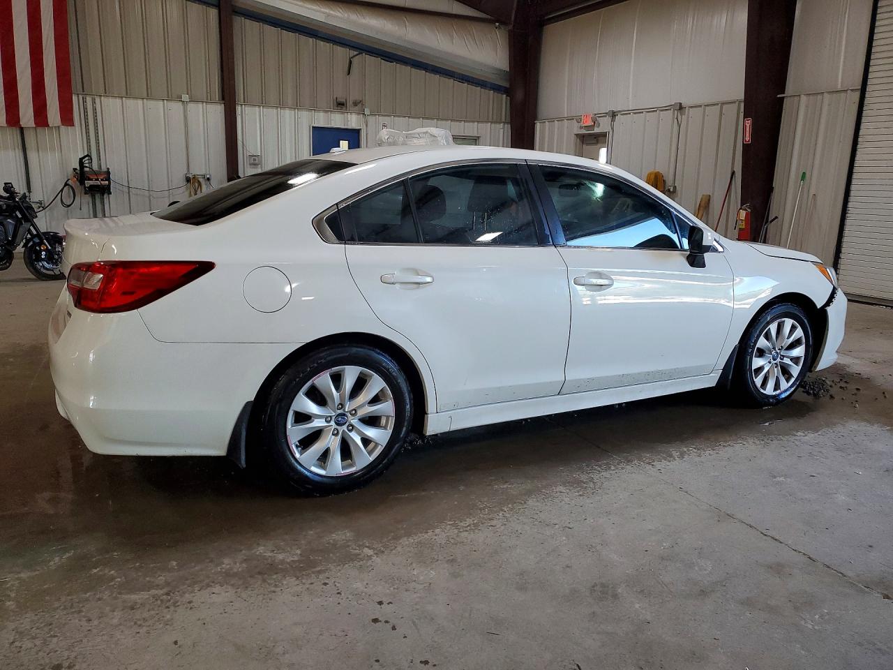 2015 Subaru Legacy 2.5i Premium White vin: 4S3BNAC62F3028244