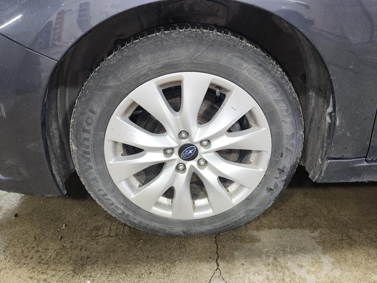 2015 Subaru Legacy 2.5i Premium Gray vin: 4S3BNAC62F3050728 Damage: Left Front Wheel, Curb Rash, > 12 Inches