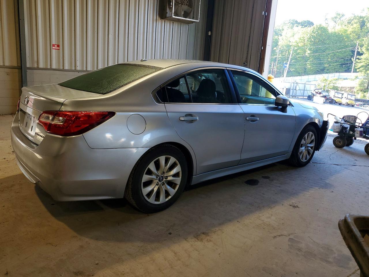 2015 Subaru Legacy 2.5i Premium Silver vin: 4S3BNAC62F3053791