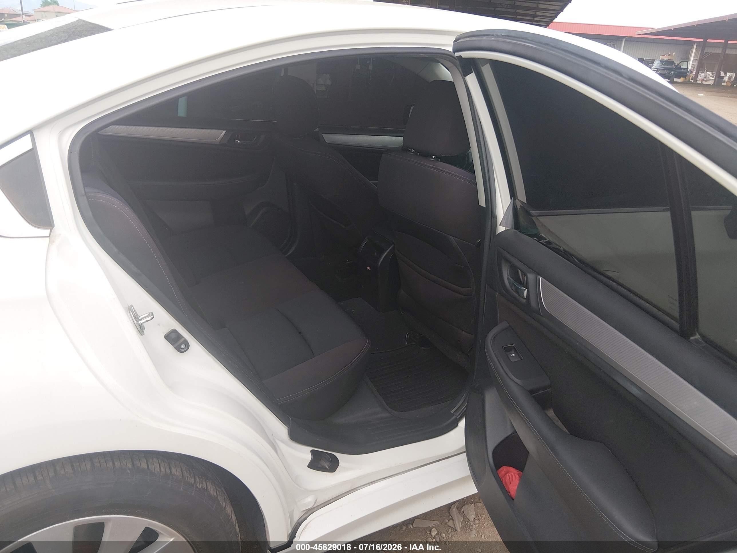 2015 Subaru Legacy 2.5i Premium White vin: 4S3BNAC62F3066959