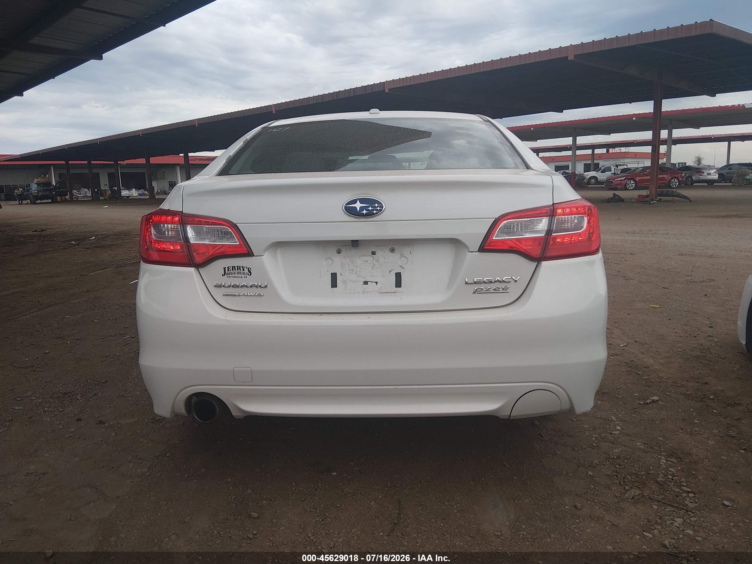 2015 Subaru Legacy 2.5i Premium White vin: 4S3BNAC62F3066959