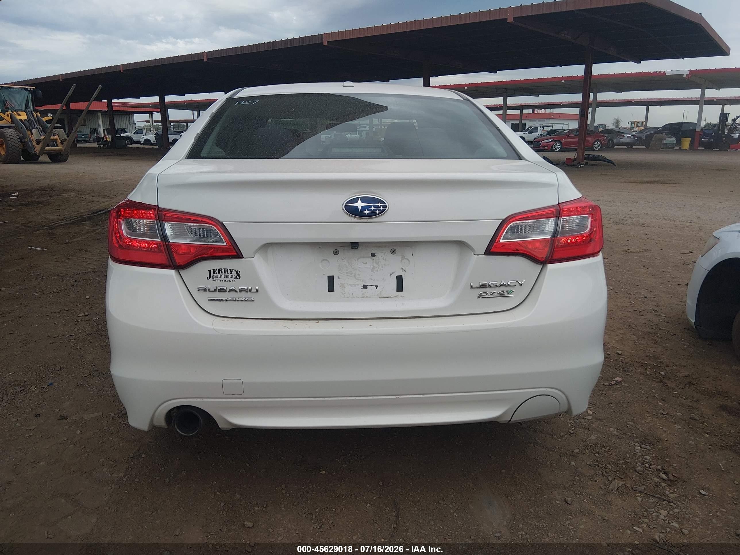 2015 Subaru Legacy 2.5i Premium White vin: 4S3BNAC62F3066959