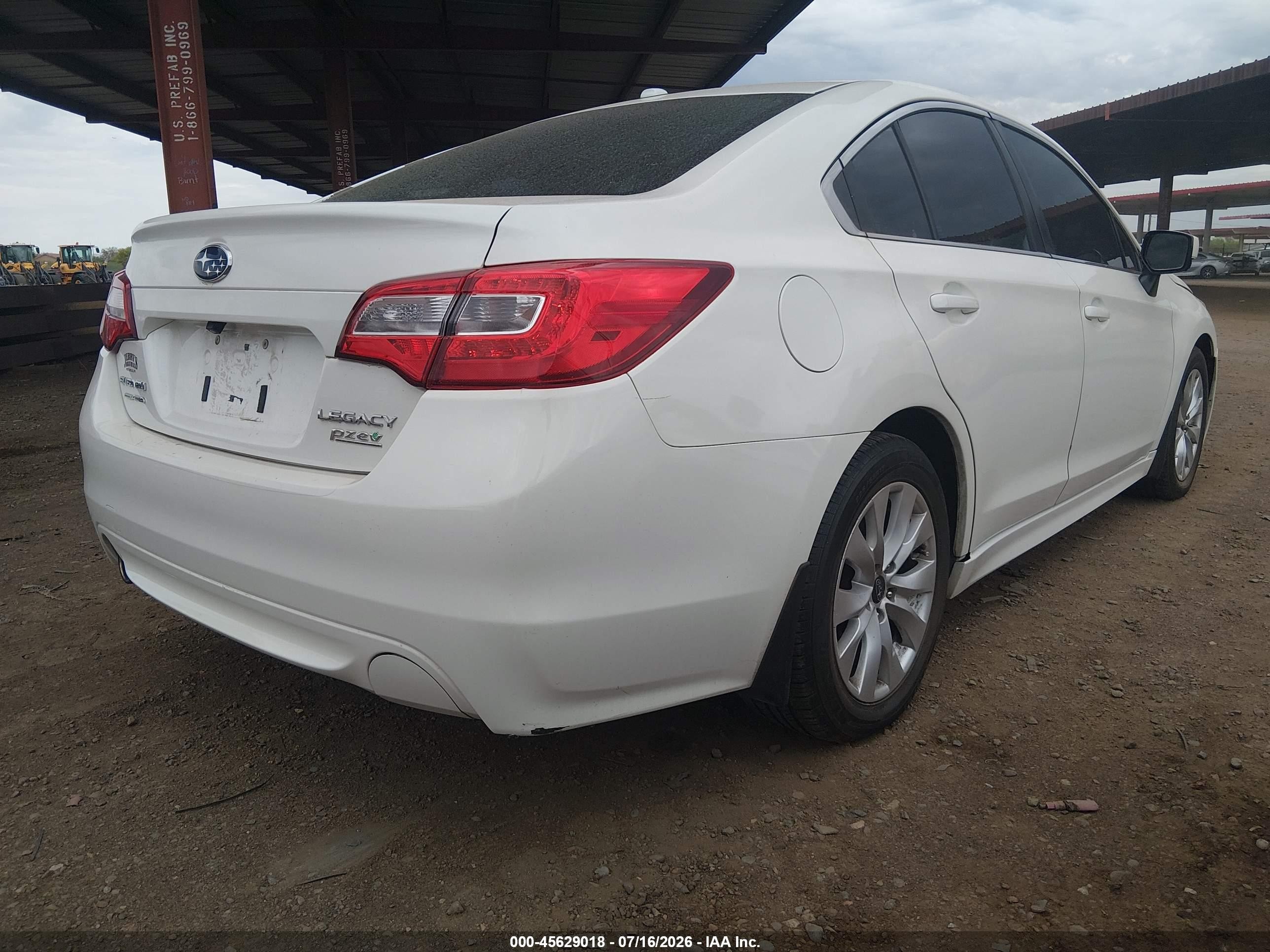 2015 Subaru Legacy 2.5i Premium White vin: 4S3BNAC62F3066959