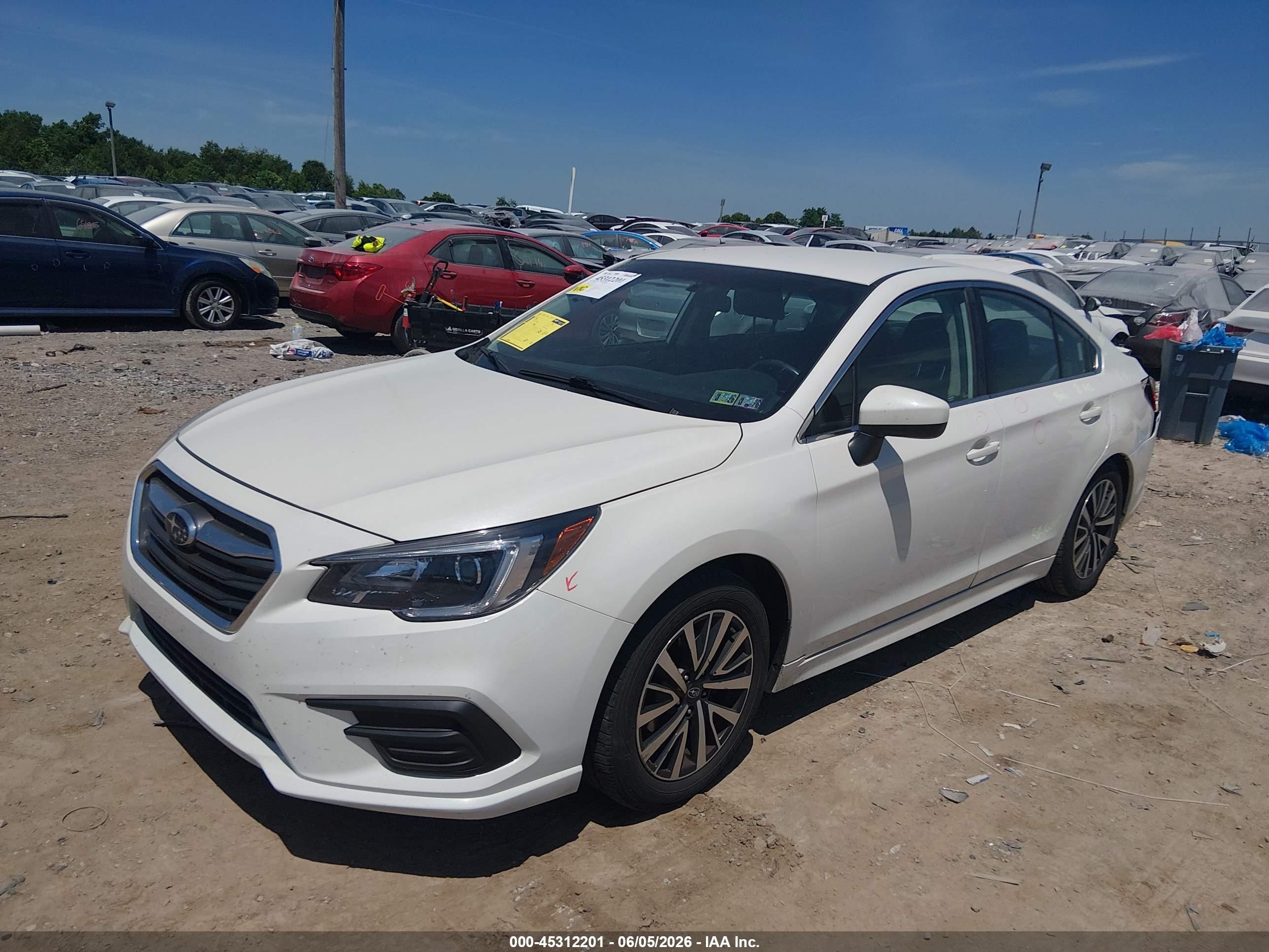 2018 Subaru Legacy 2.5i Premium White vin: 4S3BNAC62J3022078