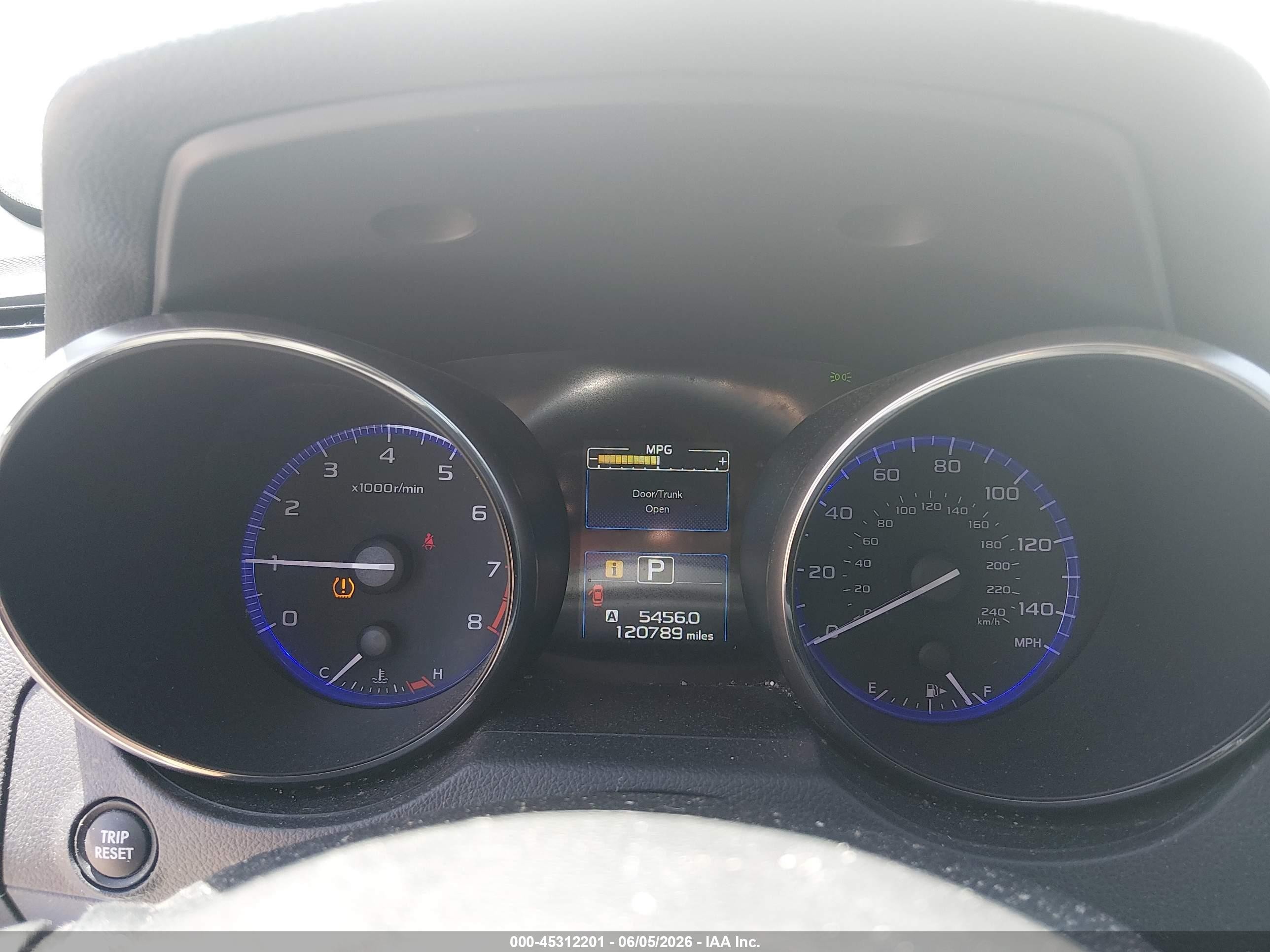 2018 Subaru Legacy 2.5i Premium White vin: 4S3BNAC62J3022078