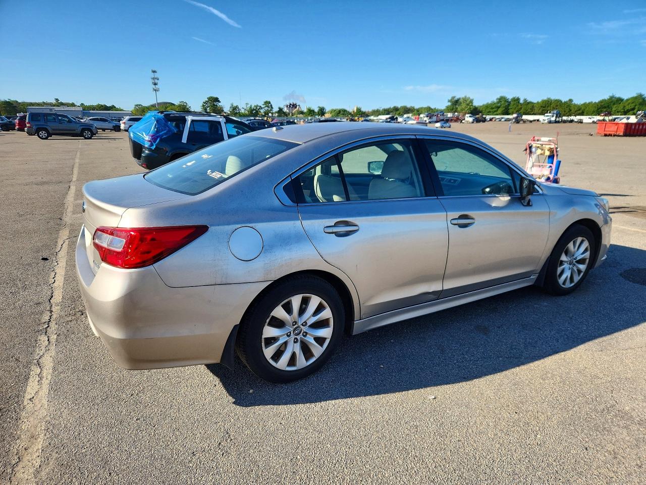 2015 Subaru Legacy 2.5i Premium Beige vin: 4S3BNAC63F3011727