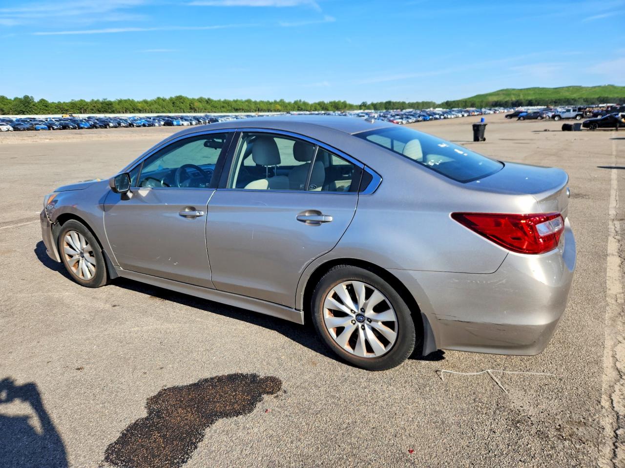 2015 Subaru Legacy 2.5i Premium Beige vin: 4S3BNAC63F3011727