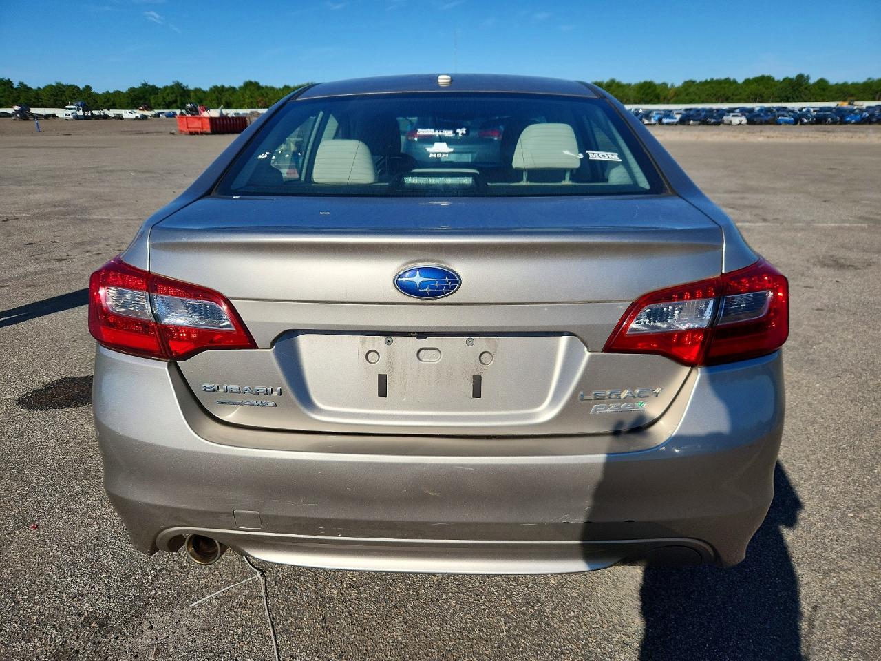 2015 Subaru Legacy 2.5i Premium Beige vin: 4S3BNAC63F3011727