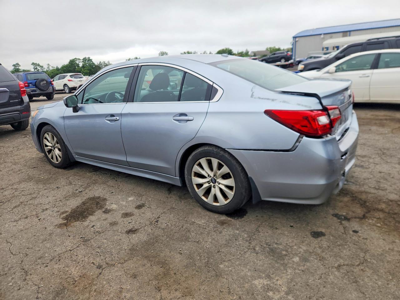 2015 Subaru Legacy 2.5i Premium Silver vin: 4S3BNAC63F3067084