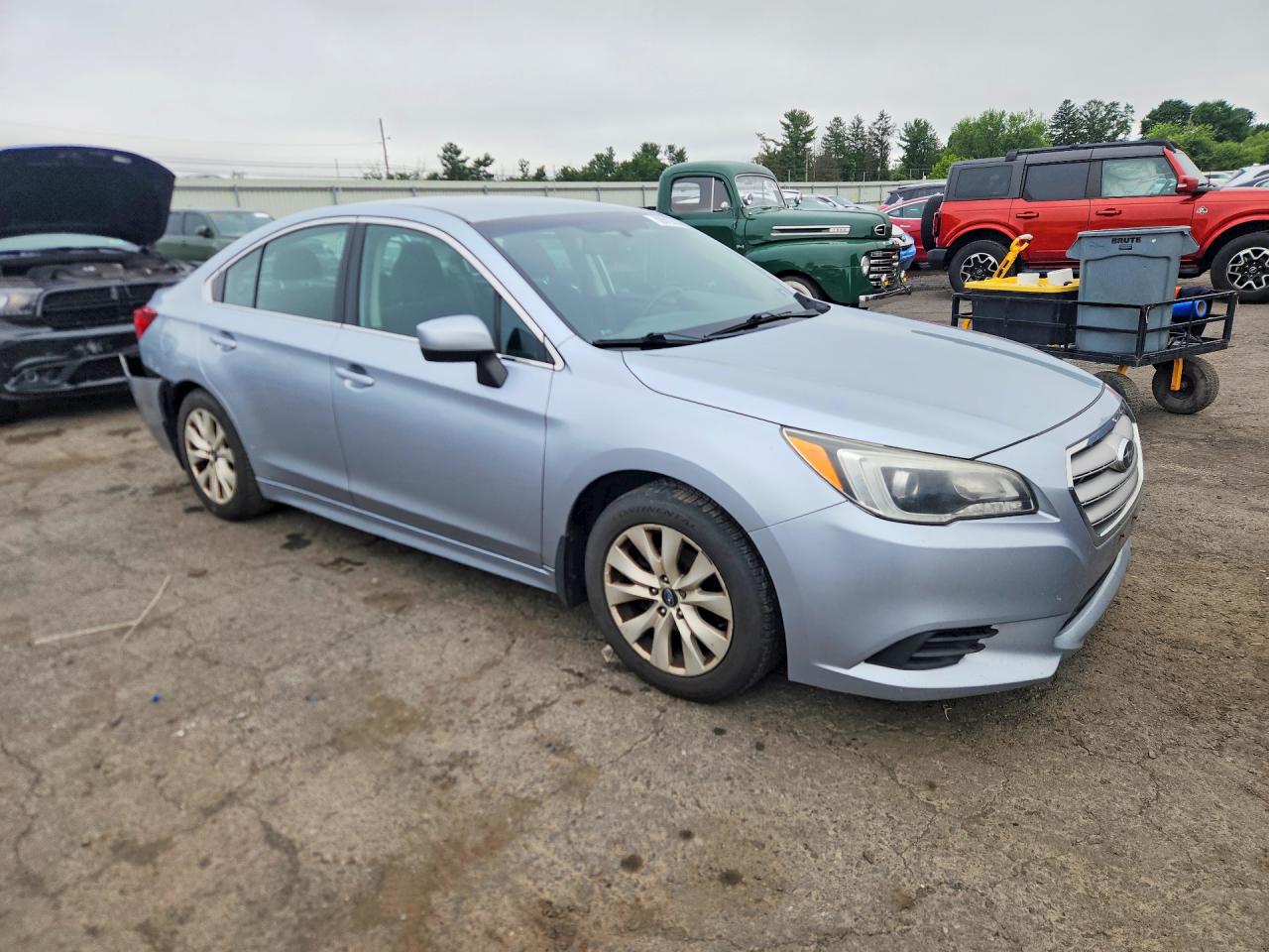 2015 Subaru Legacy 2.5i Premium Silver vin: 4S3BNAC63F3067084