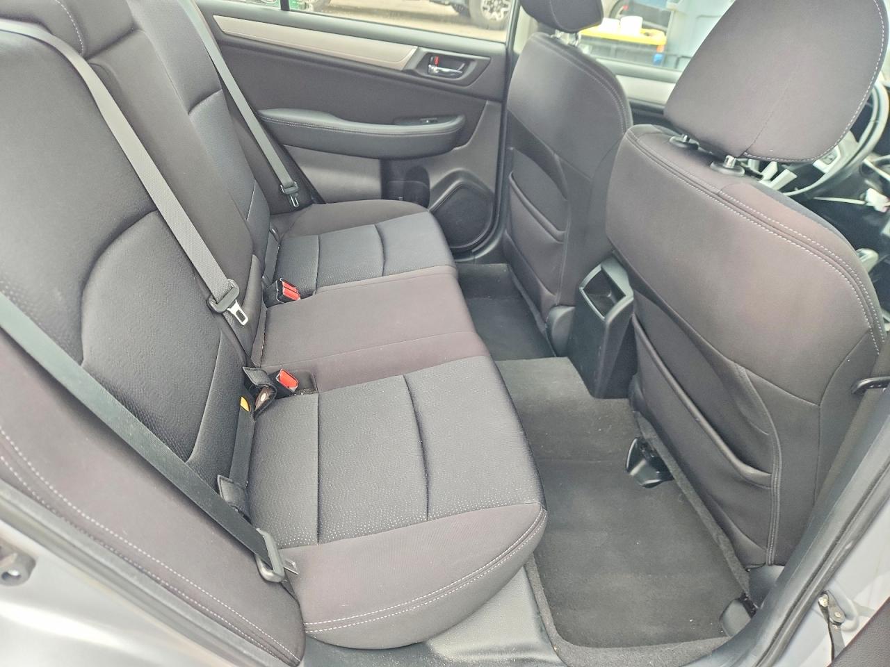 2015 Subaru Legacy 2.5i Premium Silver vin: 4S3BNAC63F3067084