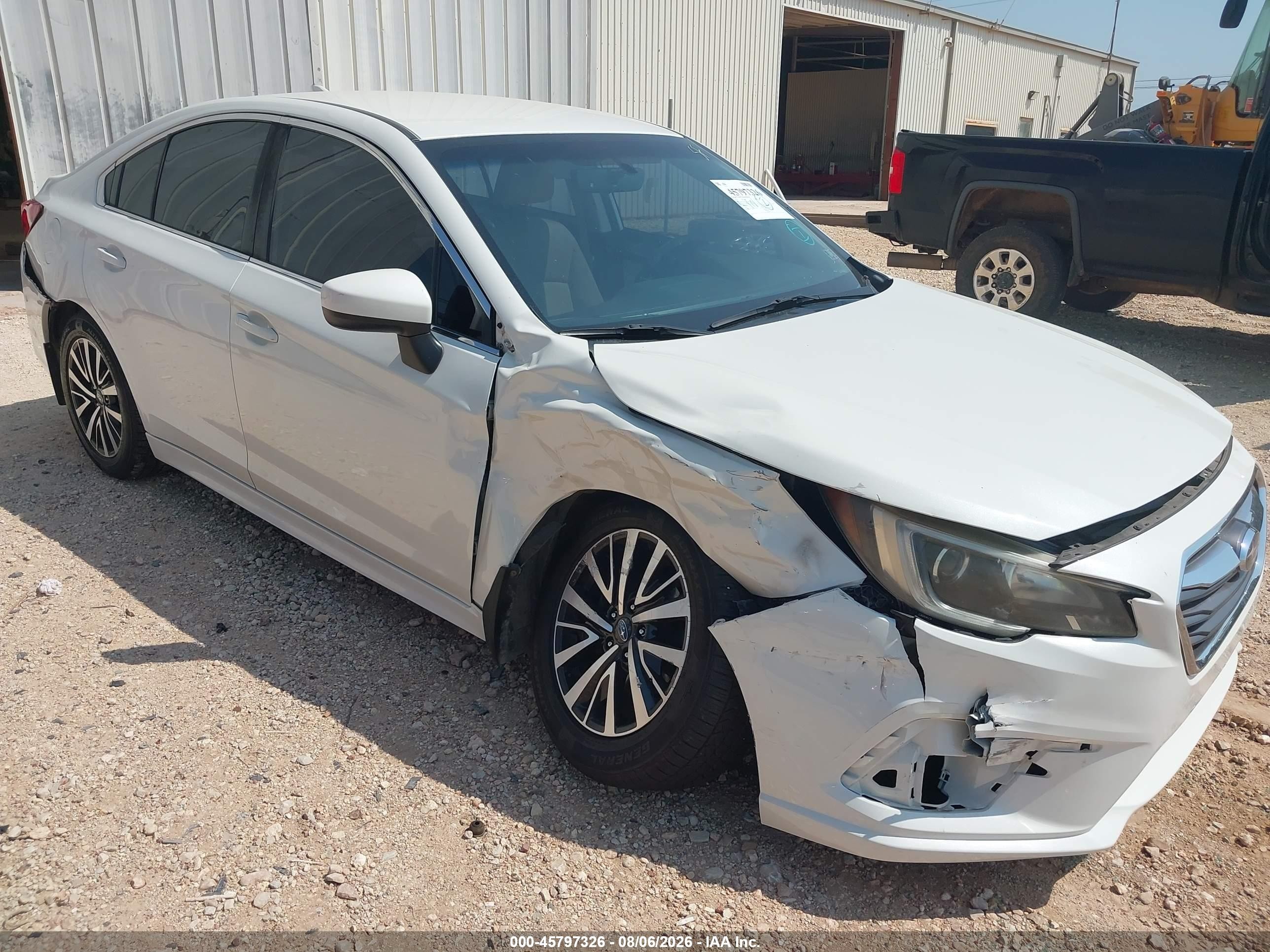 2018 Subaru Legacy 2.5i Premium White vin: 4S3BNAC63J3040184