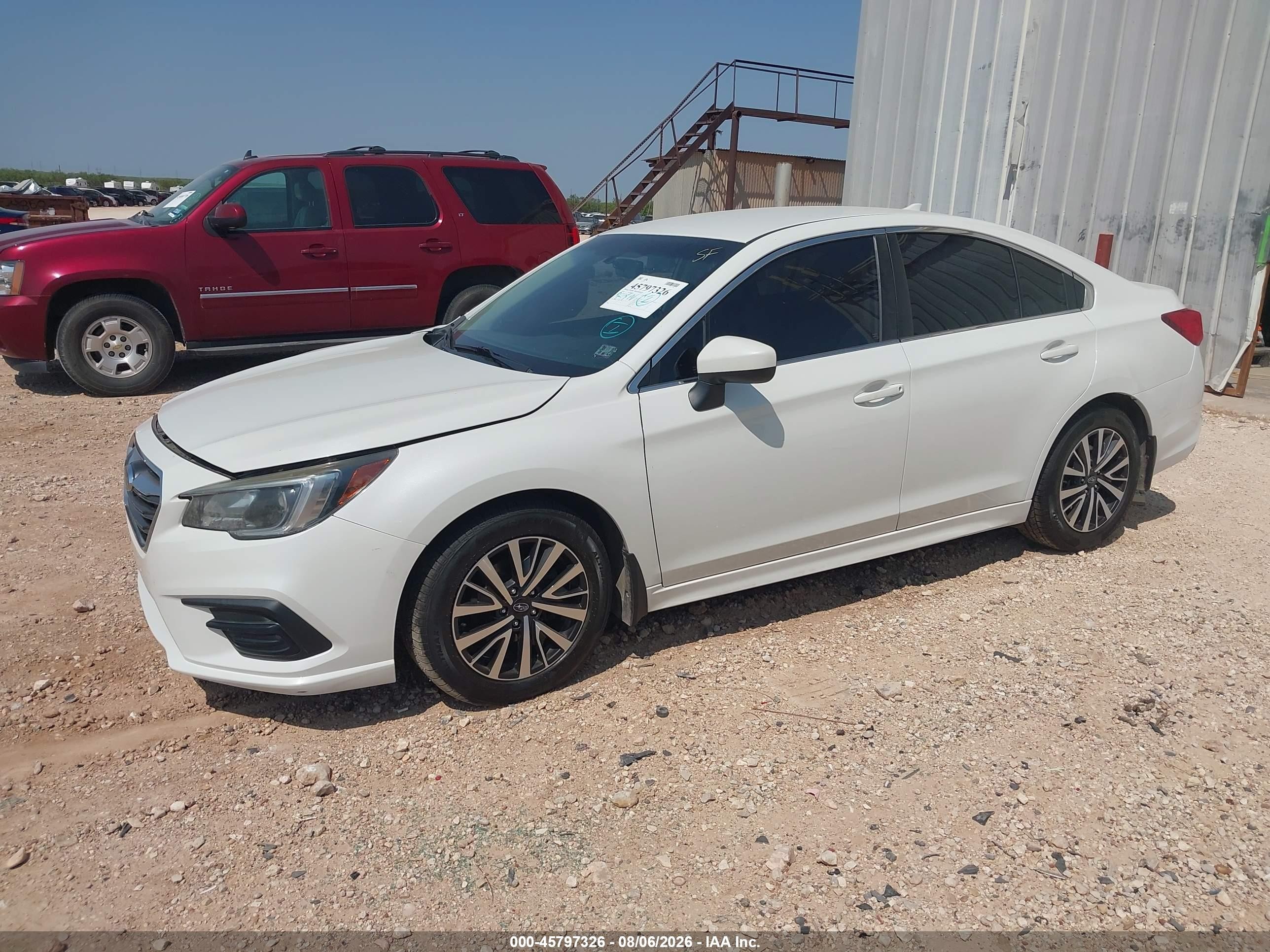 2018 Subaru Legacy 2.5i Premium White vin: 4S3BNAC63J3040184