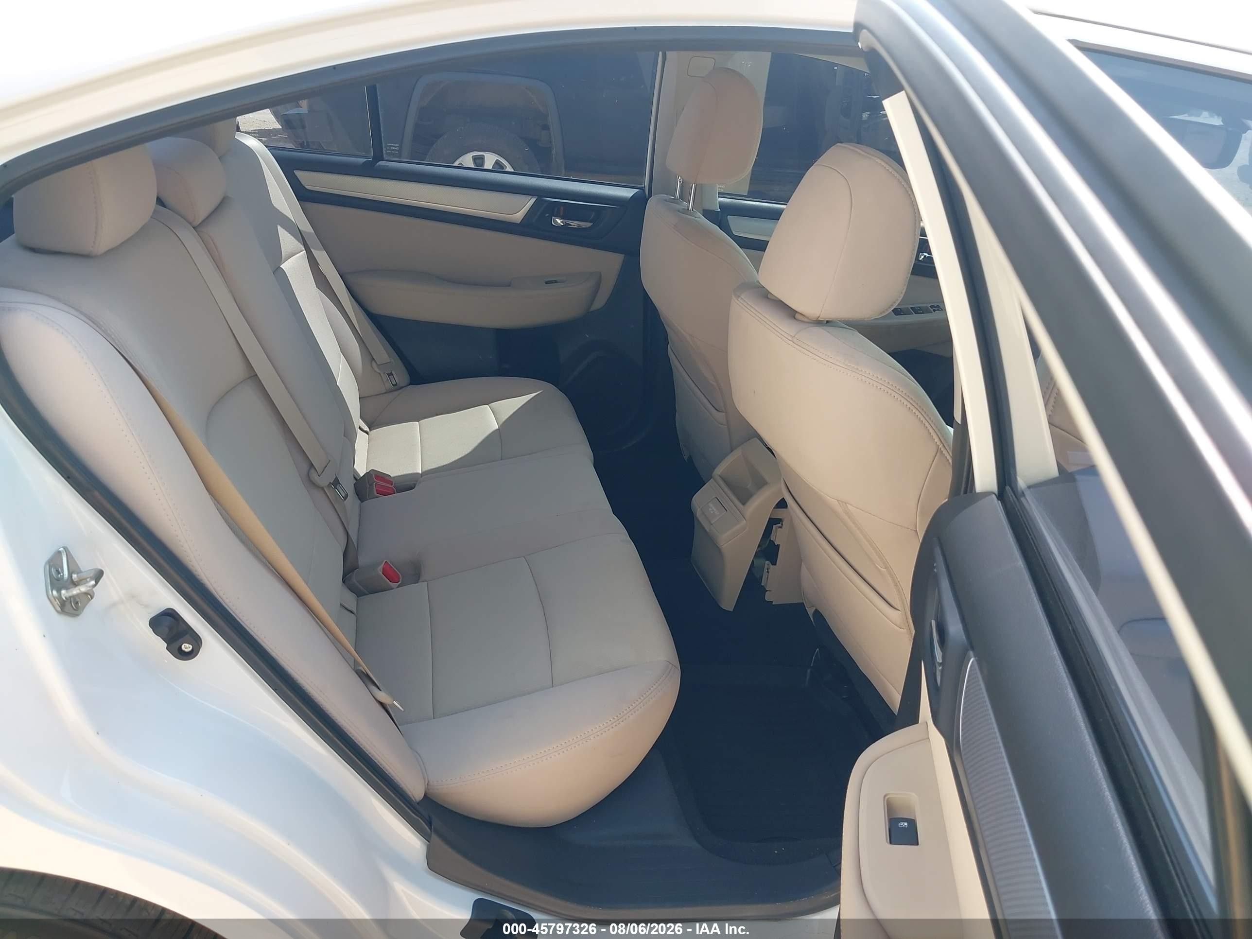 2018 Subaru Legacy 2.5i Premium White vin: 4S3BNAC63J3040184