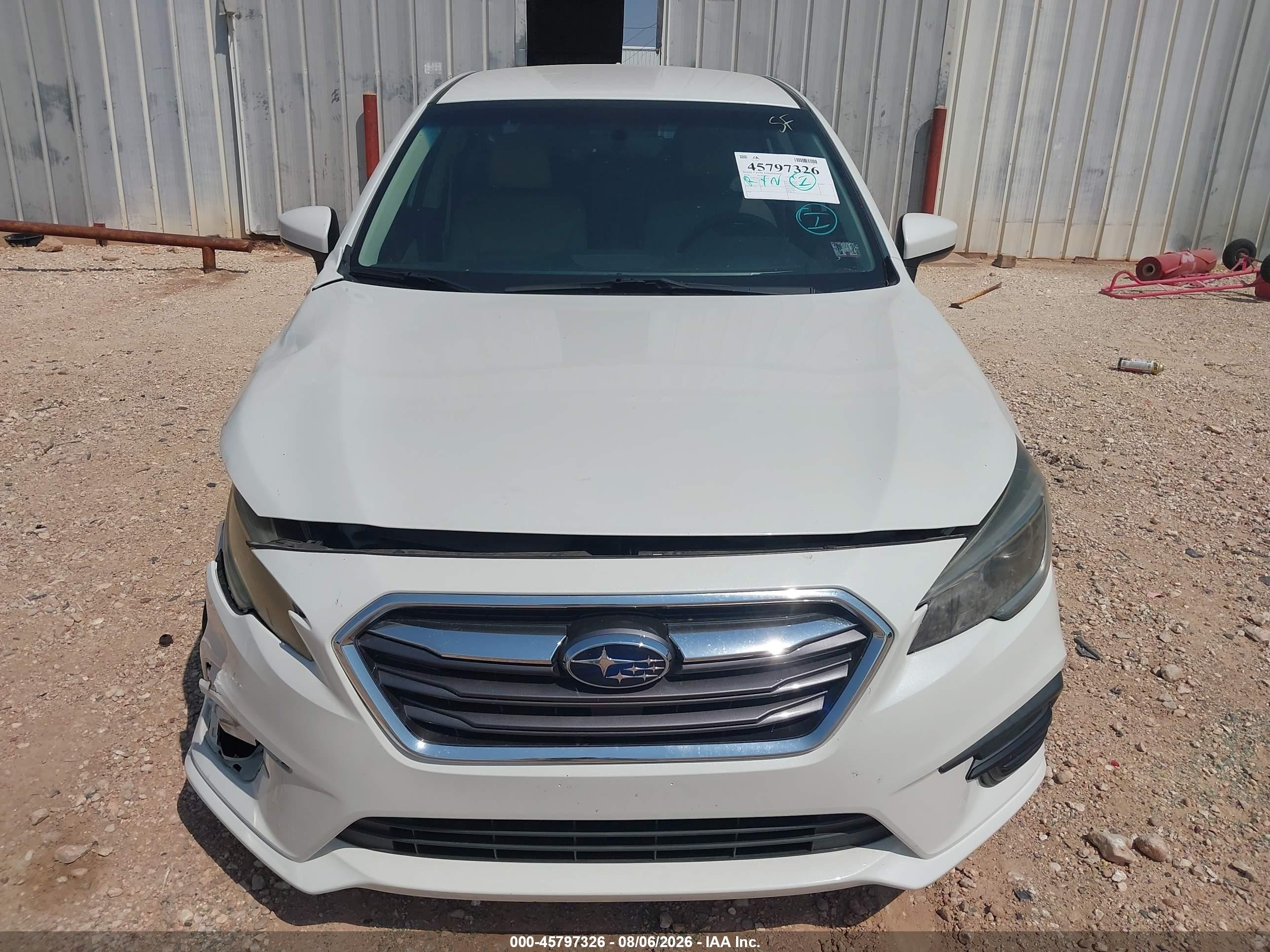 2018 Subaru Legacy 2.5i Premium White vin: 4S3BNAC63J3040184