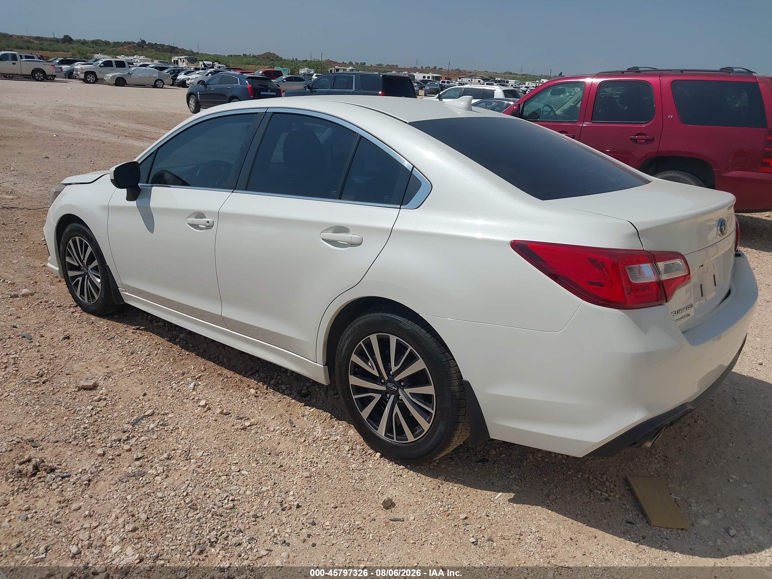 2018 Subaru Legacy 2.5i Premium White vin: 4S3BNAC63J3040184