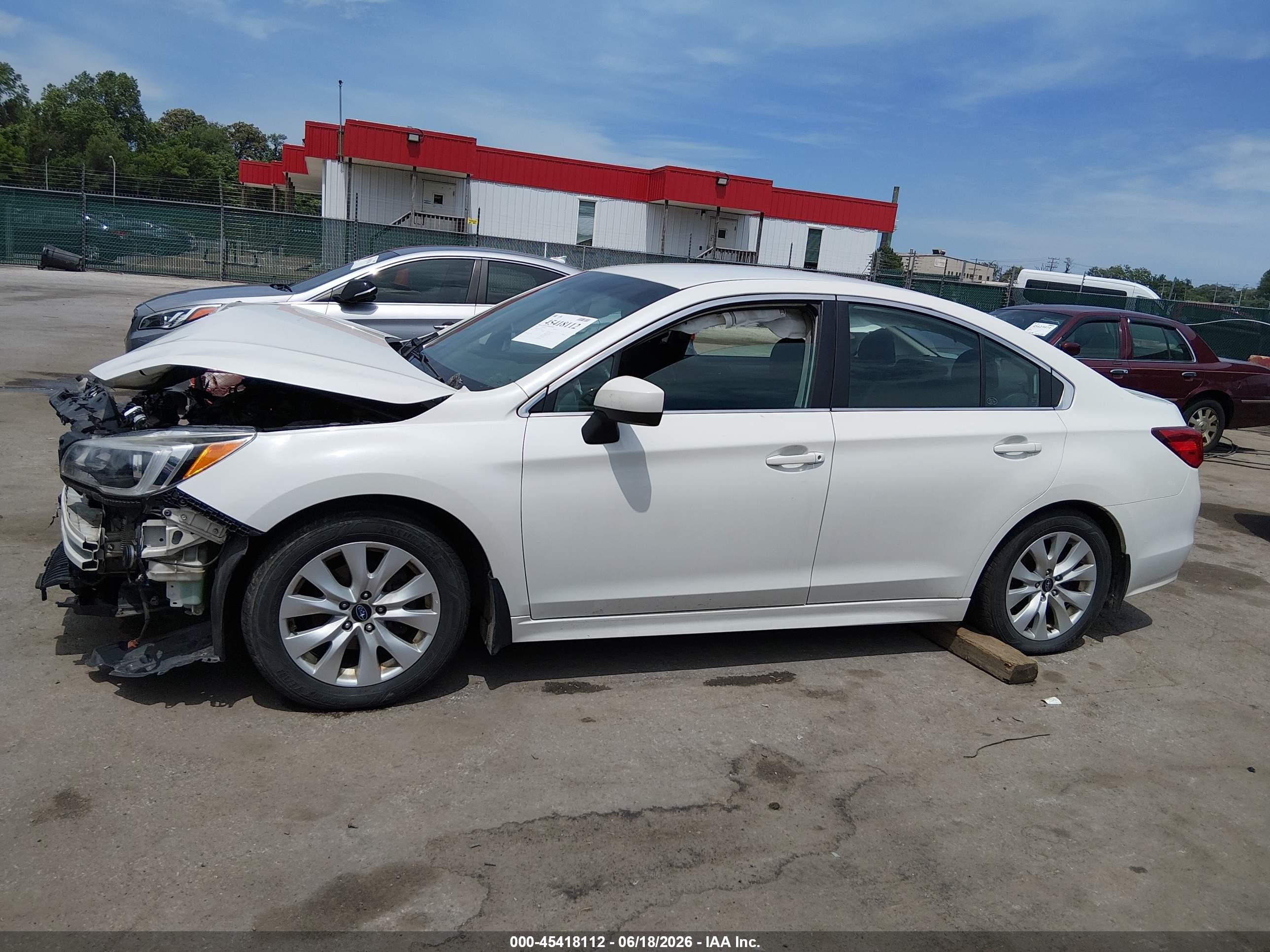 2015 Subaru Legacy 2.5i Premium White vin: 4S3BNAC64F3033641
