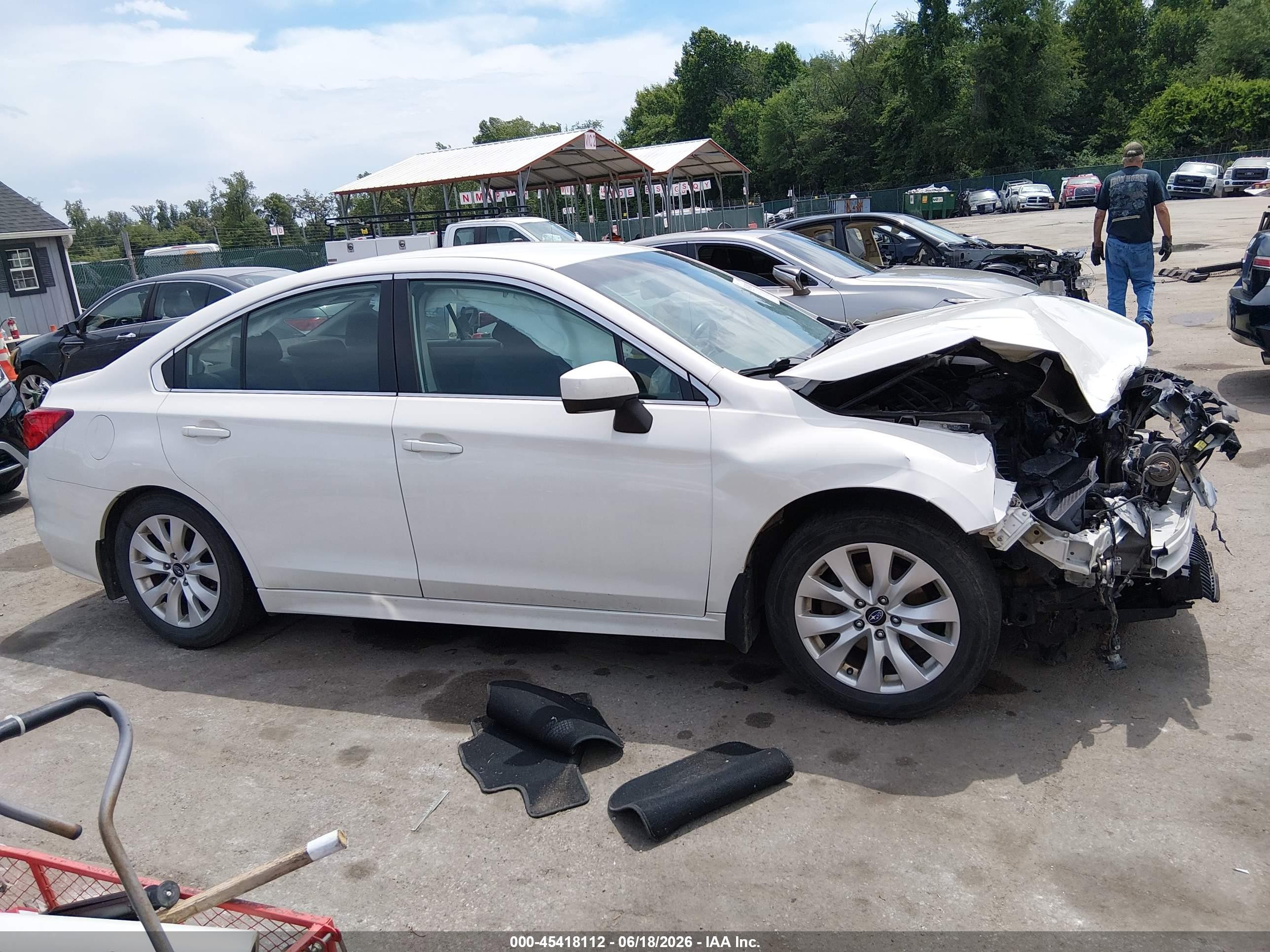2015 Subaru Legacy 2.5i Premium White vin: 4S3BNAC64F3033641