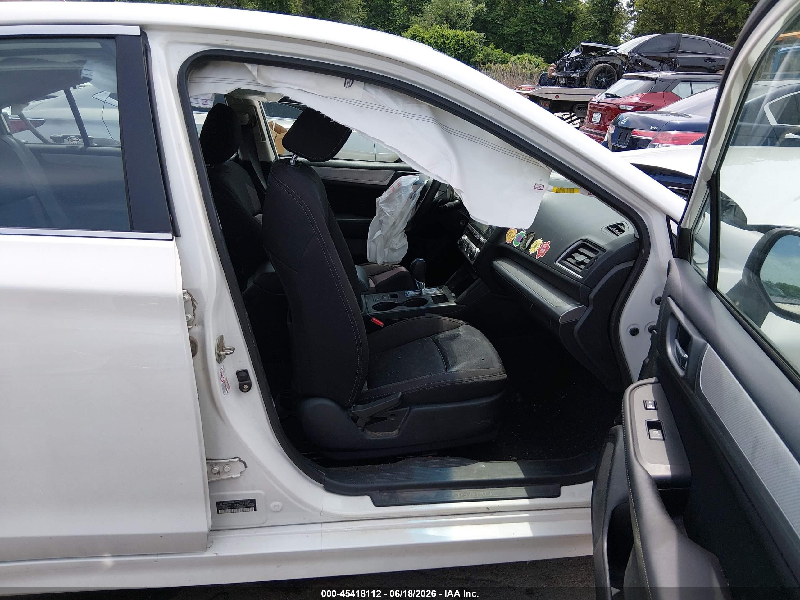 2015 Subaru Legacy 2.5i Premium White vin: 4S3BNAC64F3033641