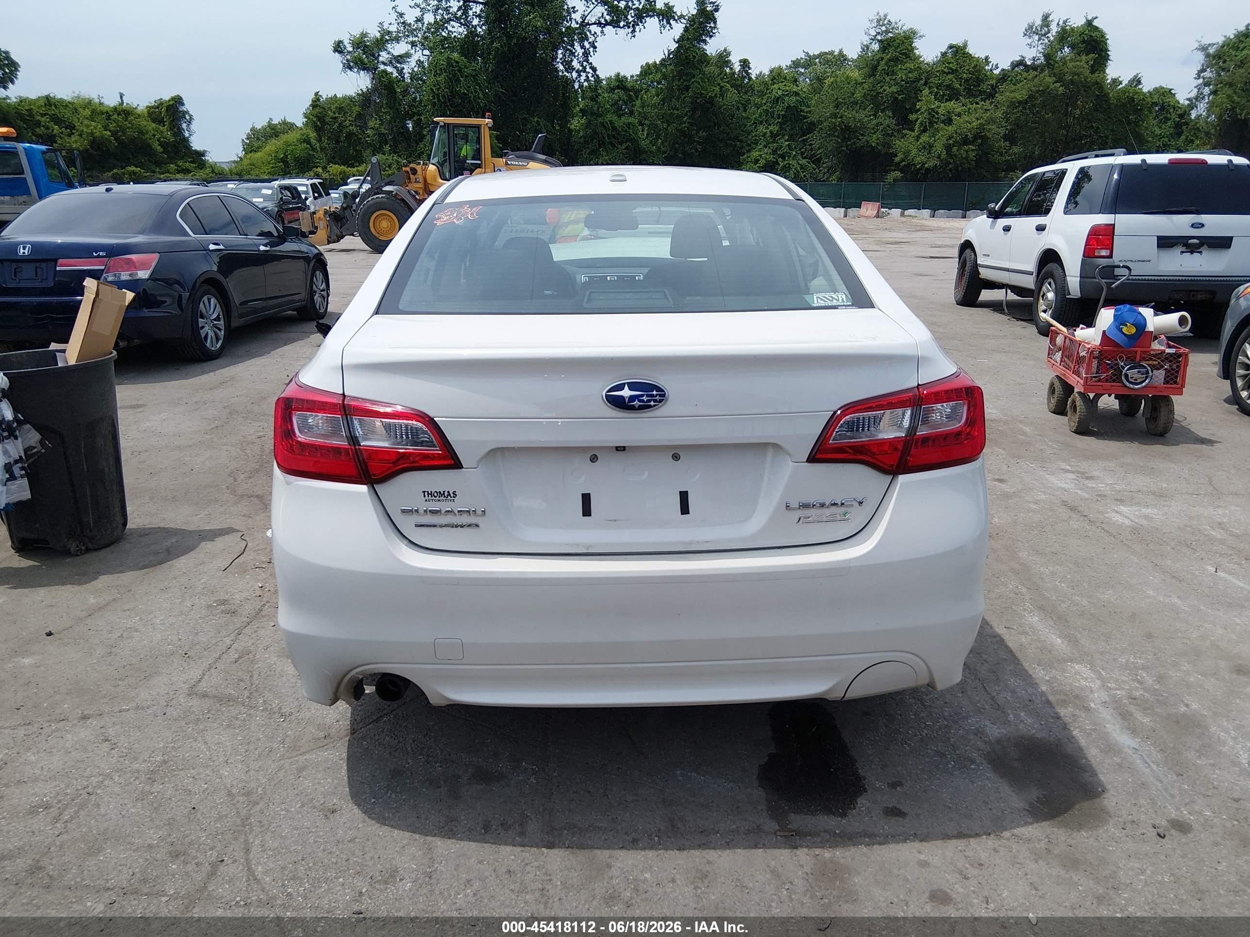 2015 Subaru Legacy 2.5i Premium White vin: 4S3BNAC64F3033641
