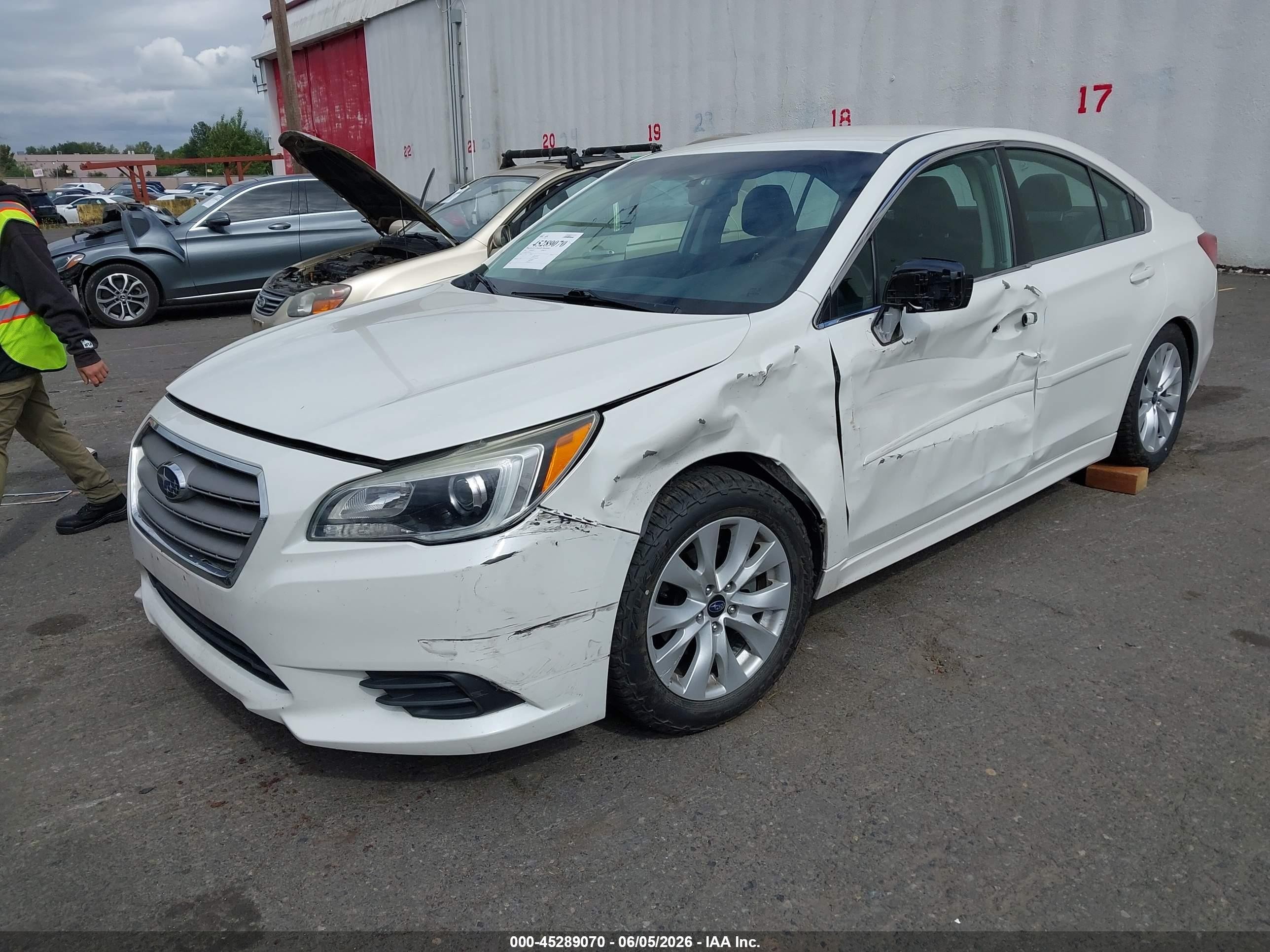 2015 Subaru Legacy 2.5i Premium White vin: 4S3BNAC64F3046115