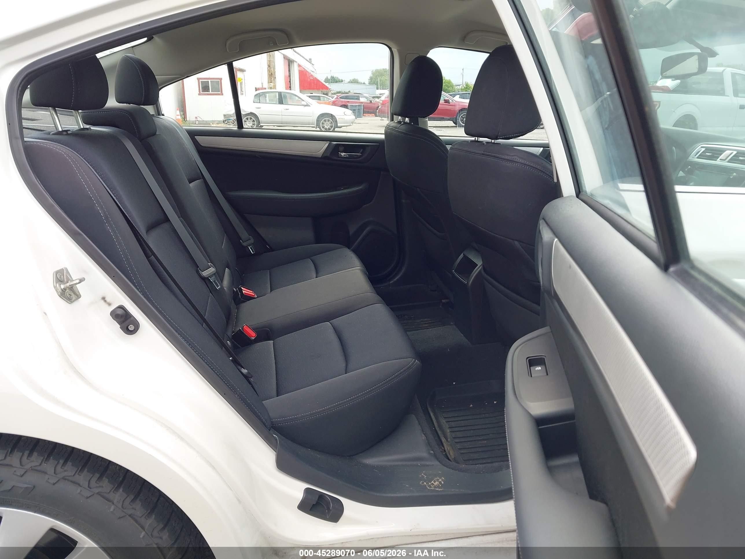 2015 Subaru Legacy 2.5i Premium White vin: 4S3BNAC64F3046115