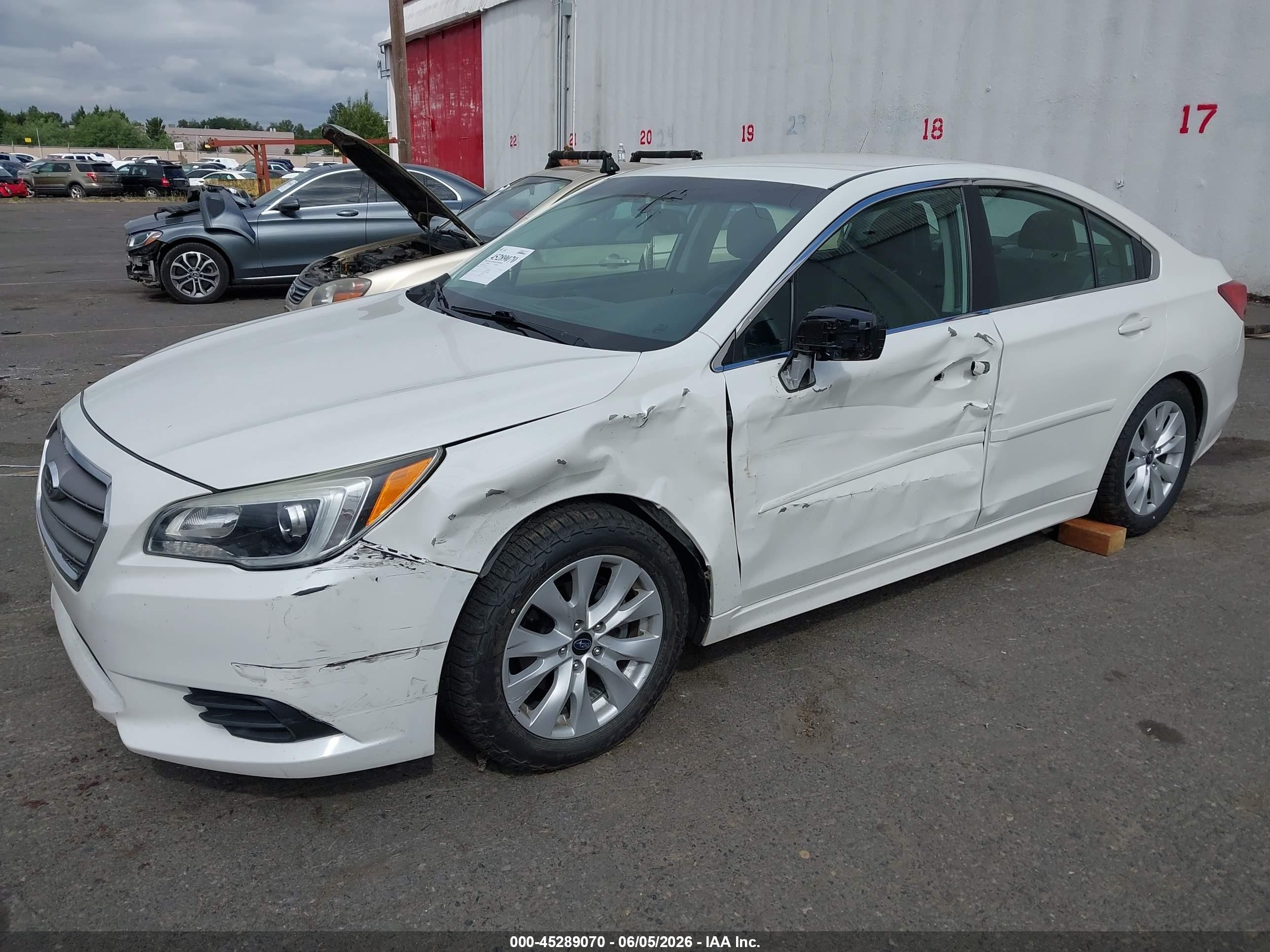 2015 Subaru Legacy 2.5i Premium White vin: 4S3BNAC64F3046115