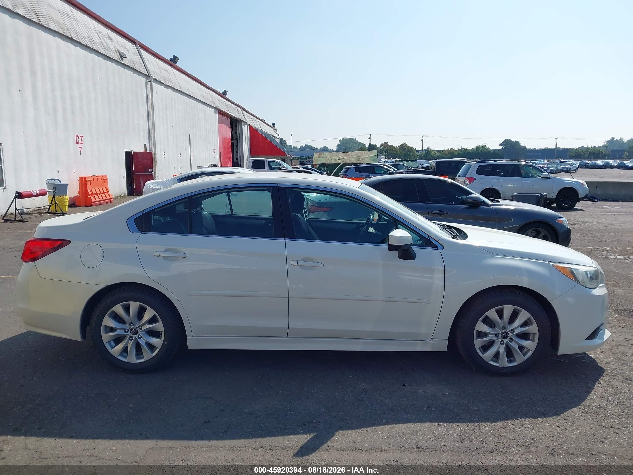 2015 Subaru Legacy 2.5i Premium White vin: 4S3BNAC64F3046115