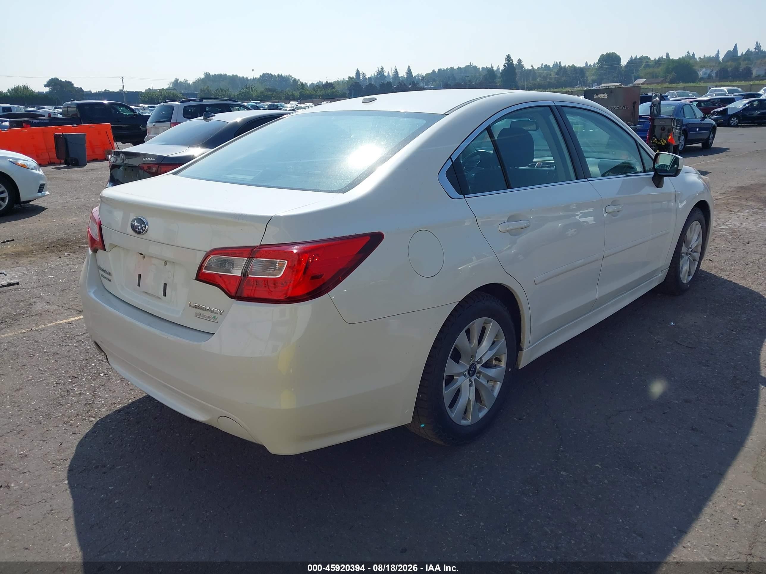 2015 Subaru Legacy 2.5i Premium White vin: 4S3BNAC64F3046115