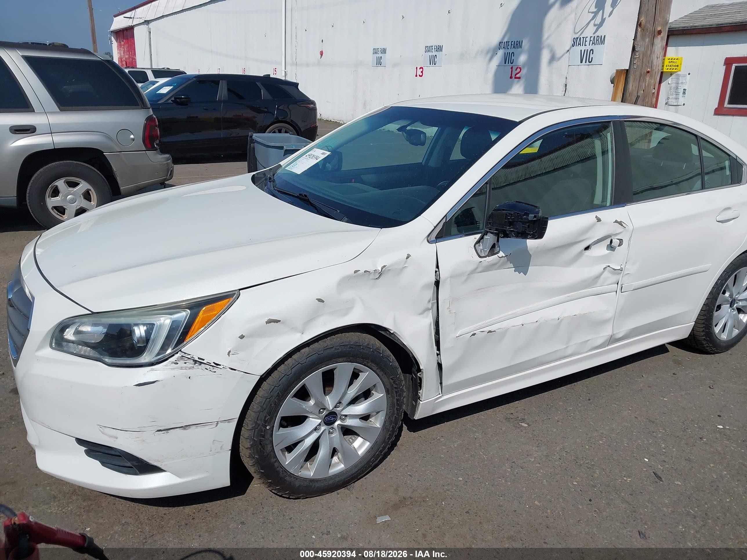 2015 Subaru Legacy 2.5i Premium White vin: 4S3BNAC64F3046115
