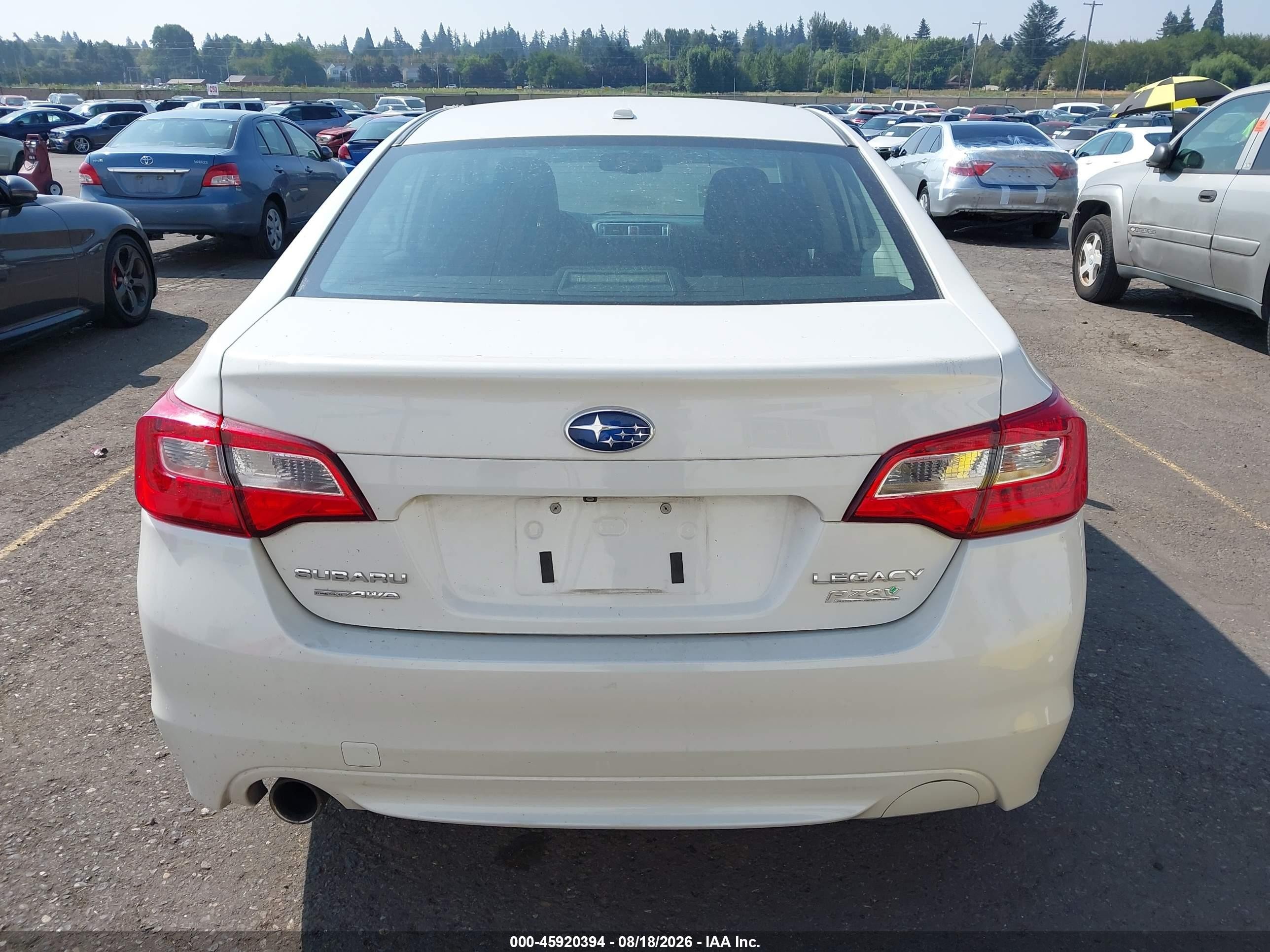 2015 Subaru Legacy 2.5i Premium White vin: 4S3BNAC64F3046115