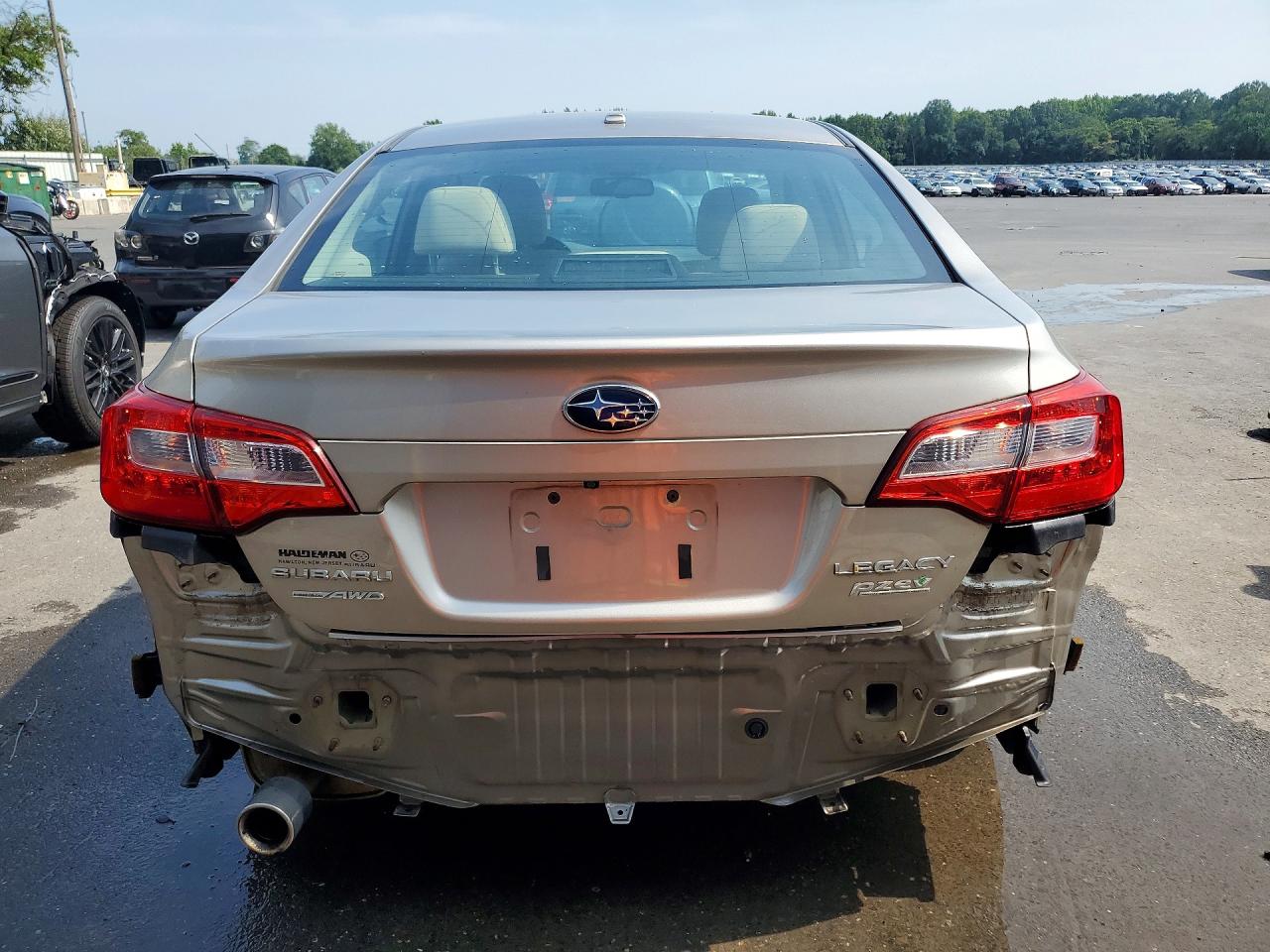 2015 Subaru Legacy 2.5i Premium Tan vin: 4S3BNAC64F3066641