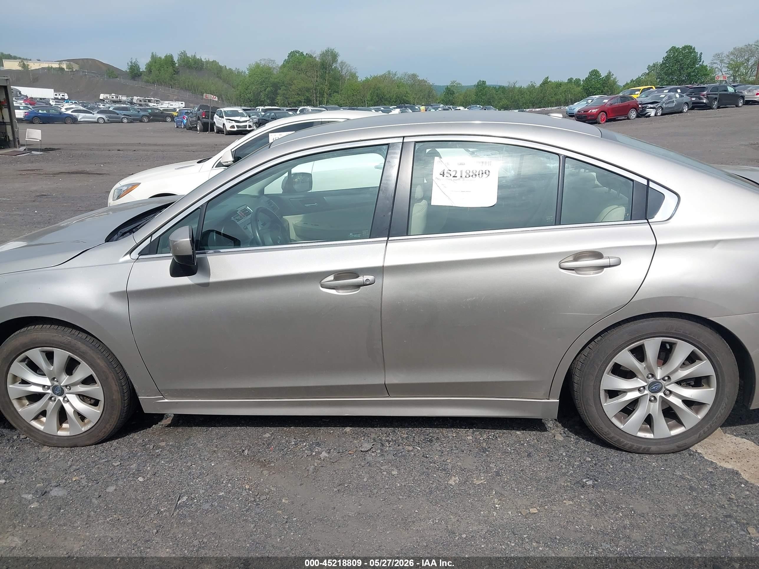 2015 Subaru Legacy 2.5i Premium Beige vin: 4S3BNAC65F3009347